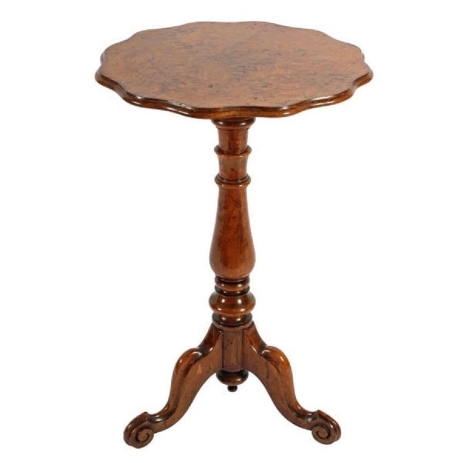 European Victorian Figured Oak Tripod Table, 19th Century For Sale