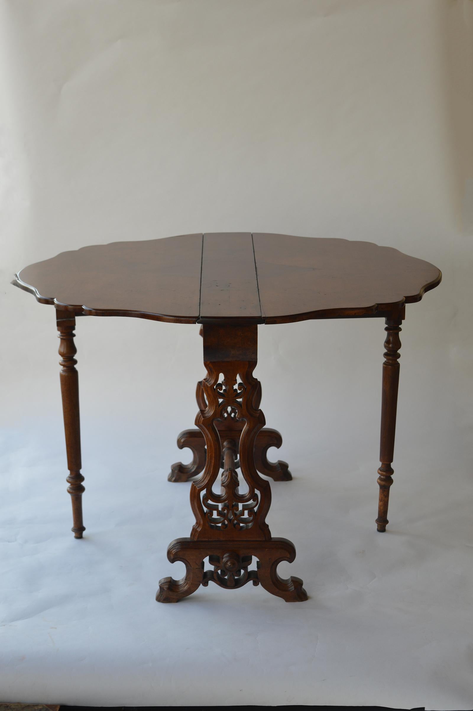 Victorian Figured Walnut Sutherland Table For Sale 5