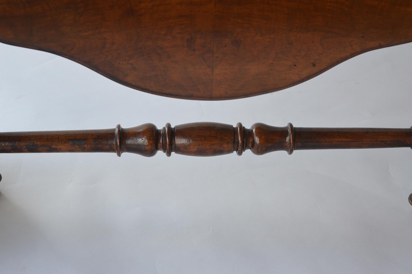 Victorian Figured Walnut Sutherland Table For Sale 1