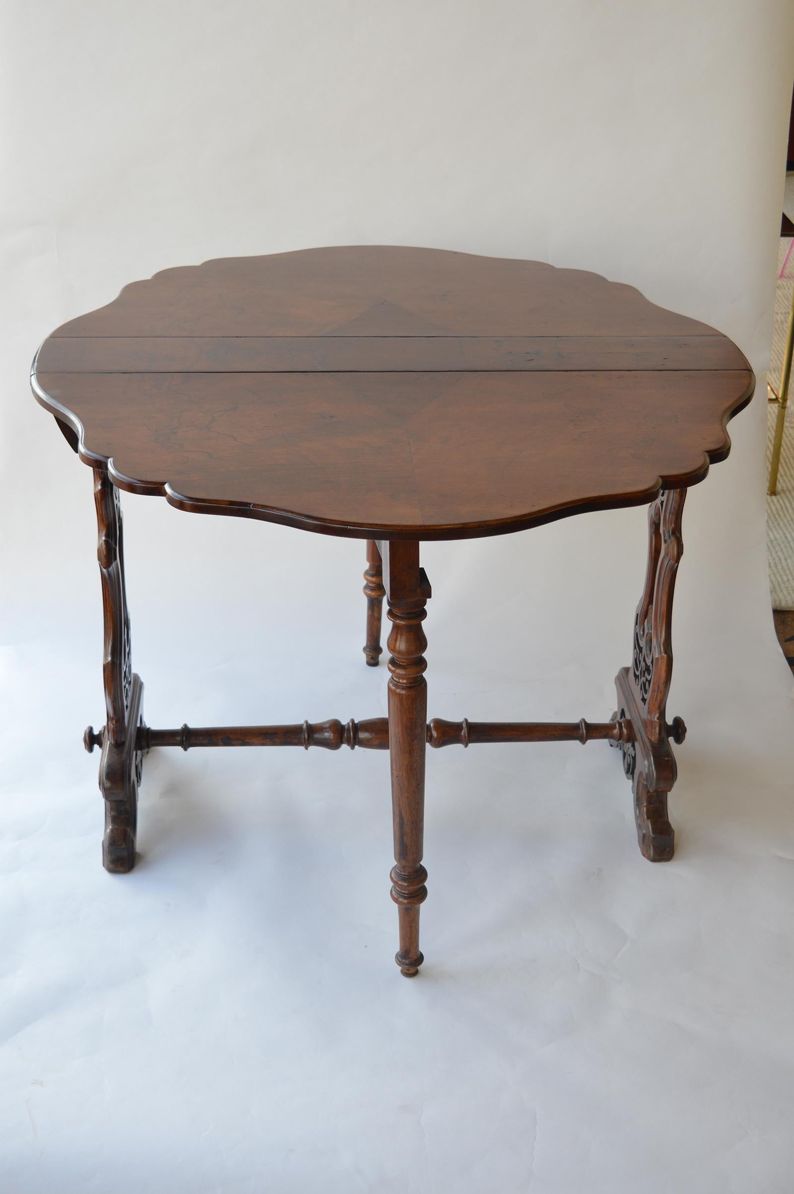 Victorian Figured Walnut Sutherland Table For Sale 2