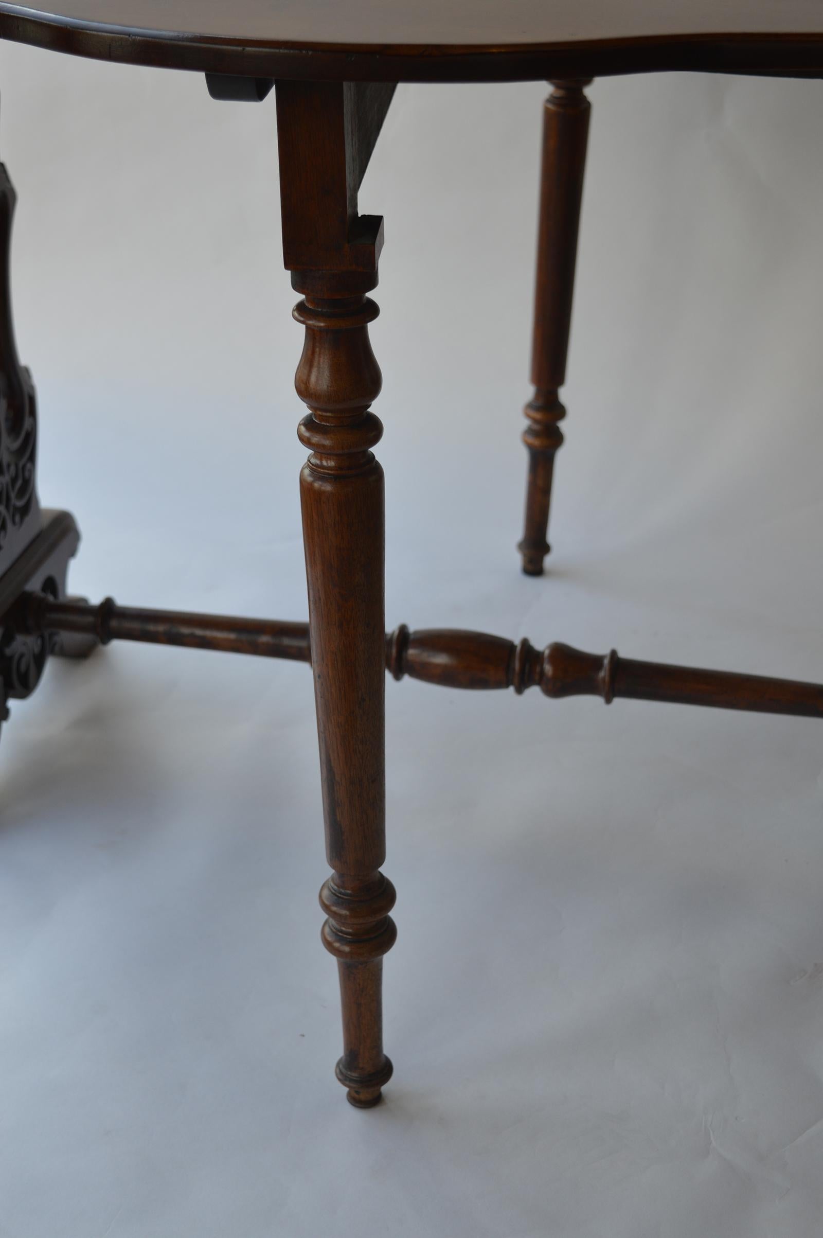 Victorian Figured Walnut Sutherland Table For Sale 4