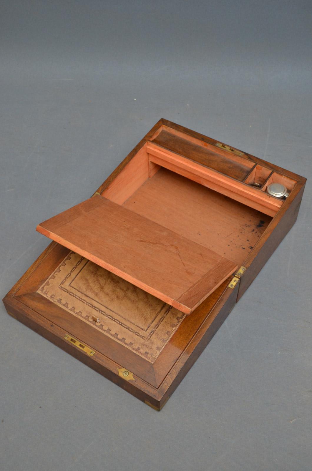 Victorian Figured Walnut Writing Box In Good Condition In Whaley Bridge, GB