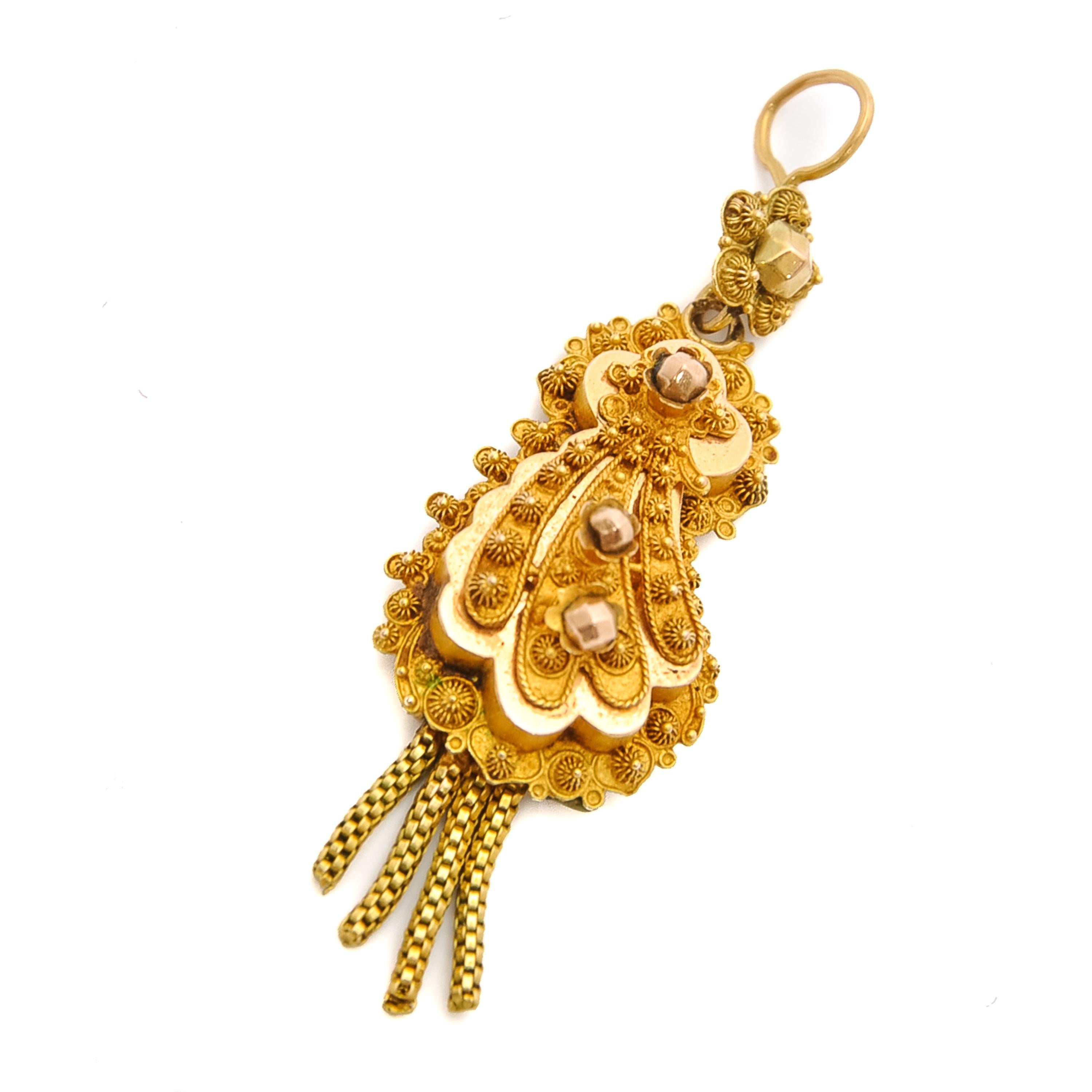 Antique 14K Gold Cannetille Tassel Pendant  In Good Condition For Sale In Rotterdam, NL