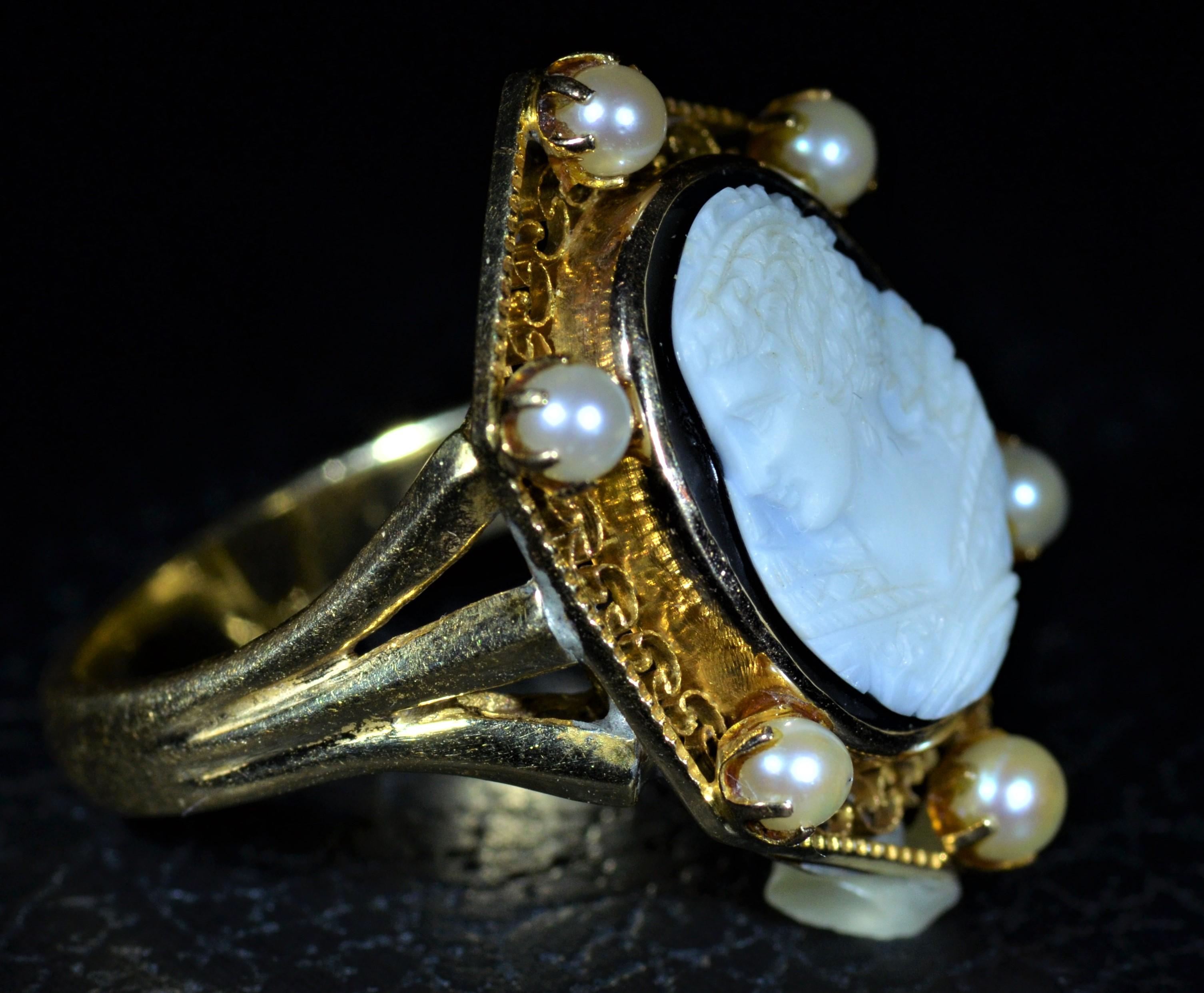 Victorian Filigree Cameo Ring with Pearls In Good Condition For Sale In Warrington, PA