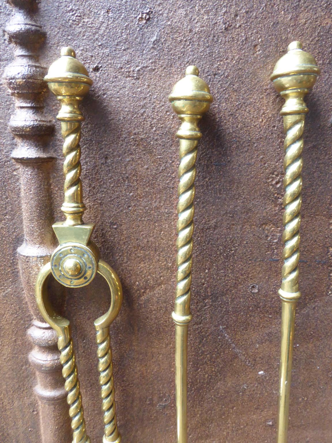 19th century English Victorian set of three tools made of brass. The set is in a good condition and is fully functional.







   