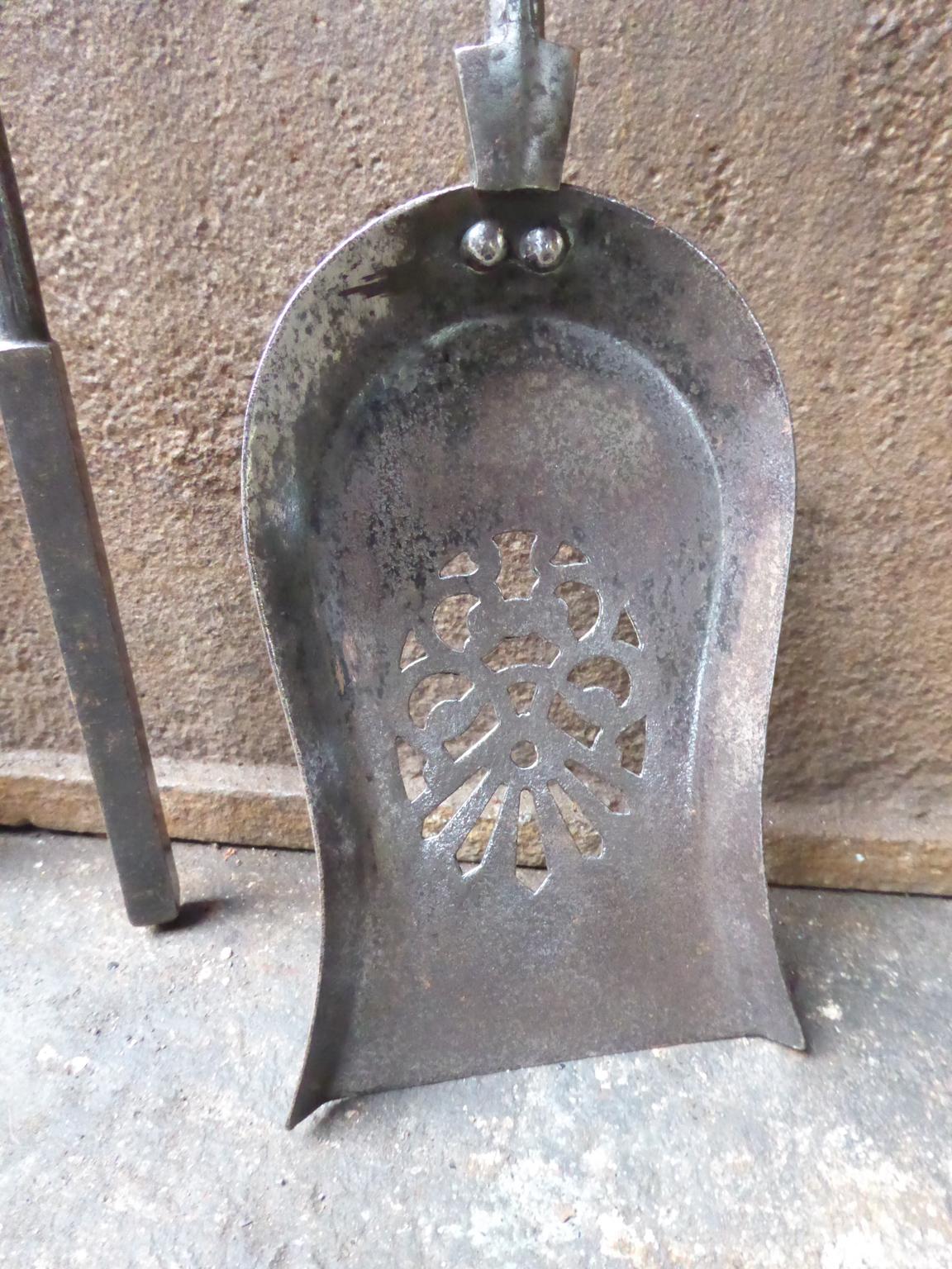 XIXe siècle Outils de cheminée victoriens ou fers à repasser:: 19e siècle:: anglais en vente