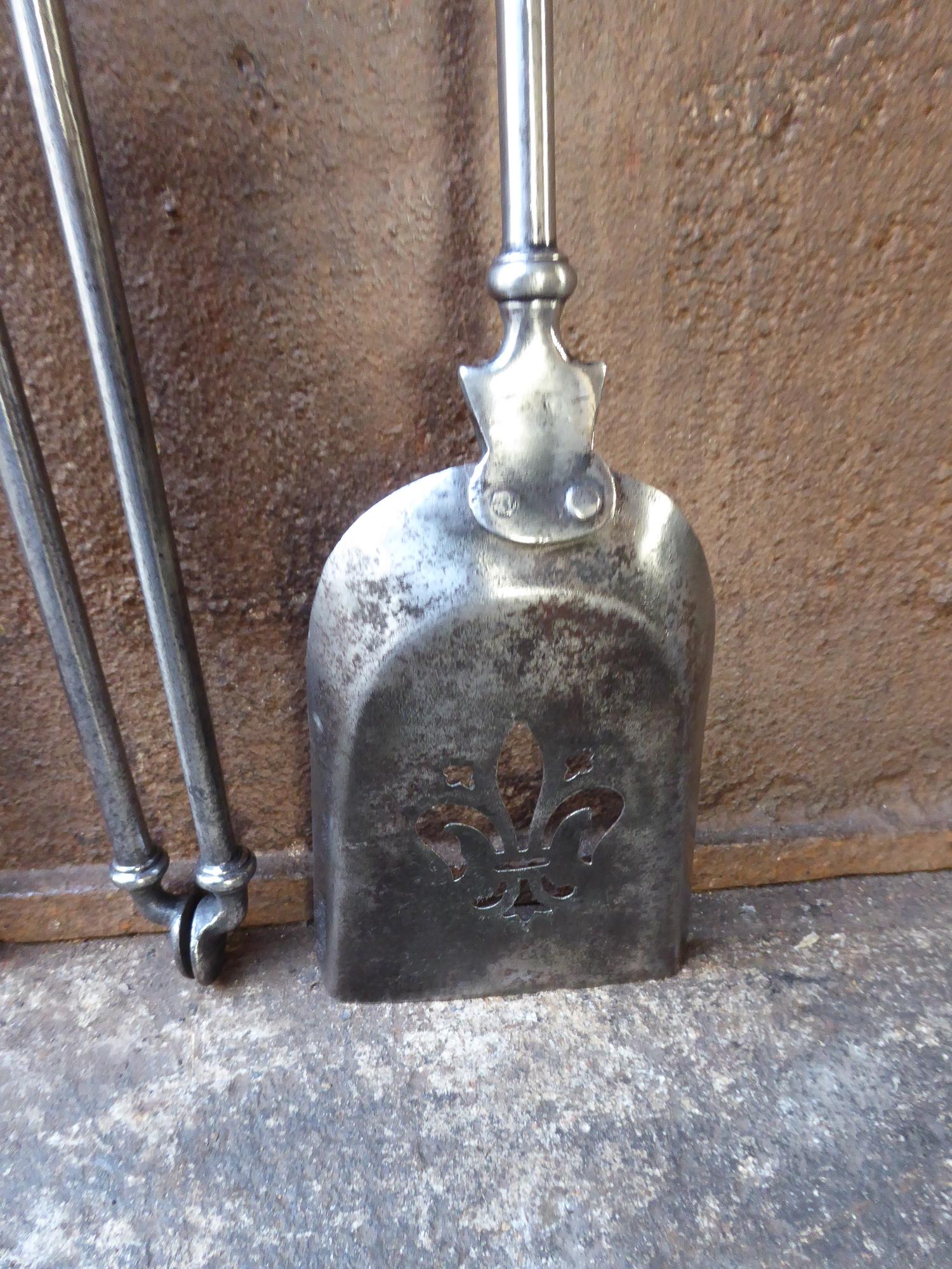Laiton Outils de cheminée ou fers à repasser victoriens, 19e siècle, anglais en vente