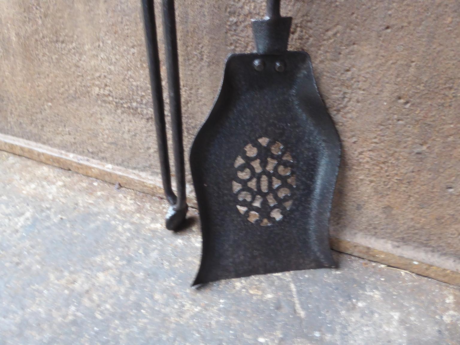 Laiton Outils ou fers à repasser de cheminée victoriens, 19e siècle, anglais en vente