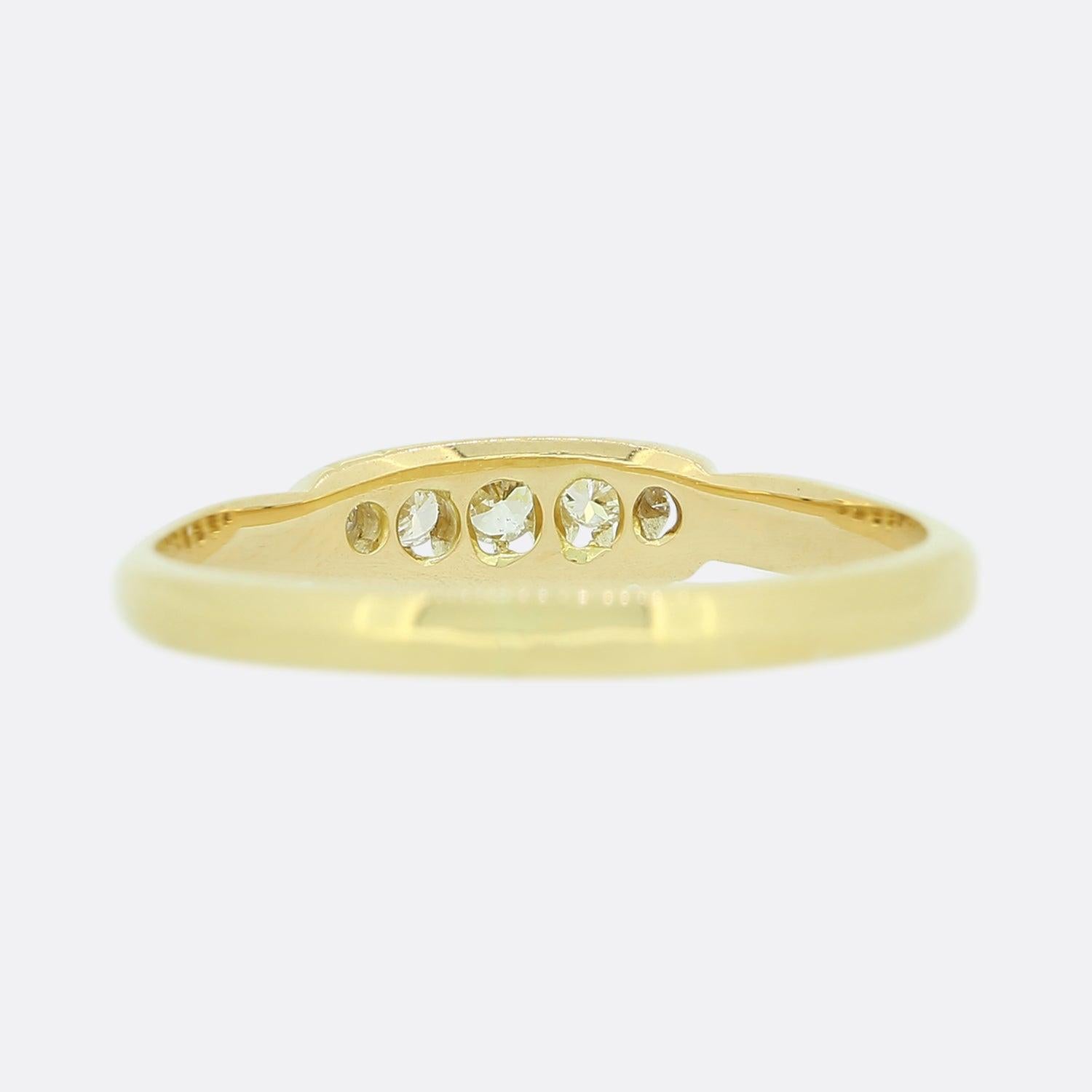 Victorien Bague victorienne à cinq pierres et diamants 0.10 carat en vente