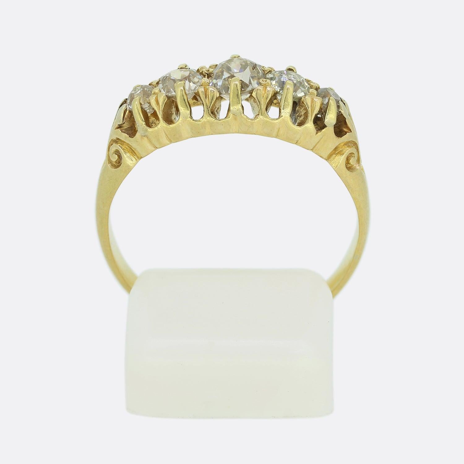Taglio vecchia miniera Anello vittoriano con cinque pietre e diamanti da 0.80 carati in vendita