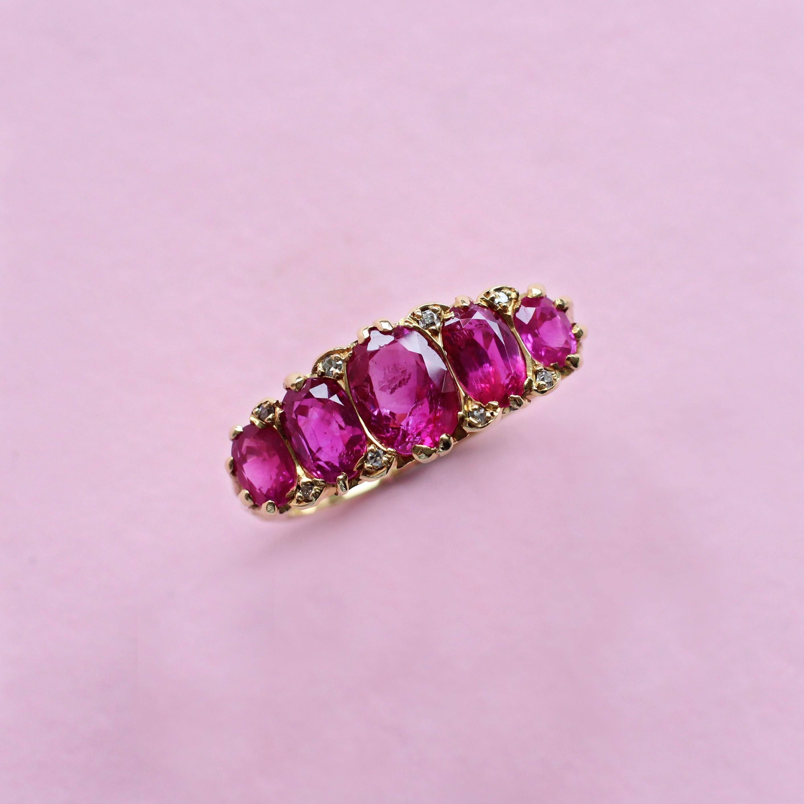 Victorian Five-Stone Red Ruby Ring with White Diamonds In Good Condition In London, GB