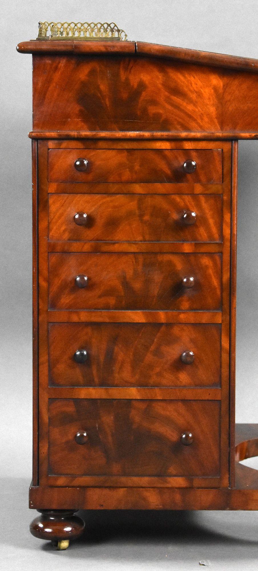 Victorian Flame Mahogany Davenport For Sale 5