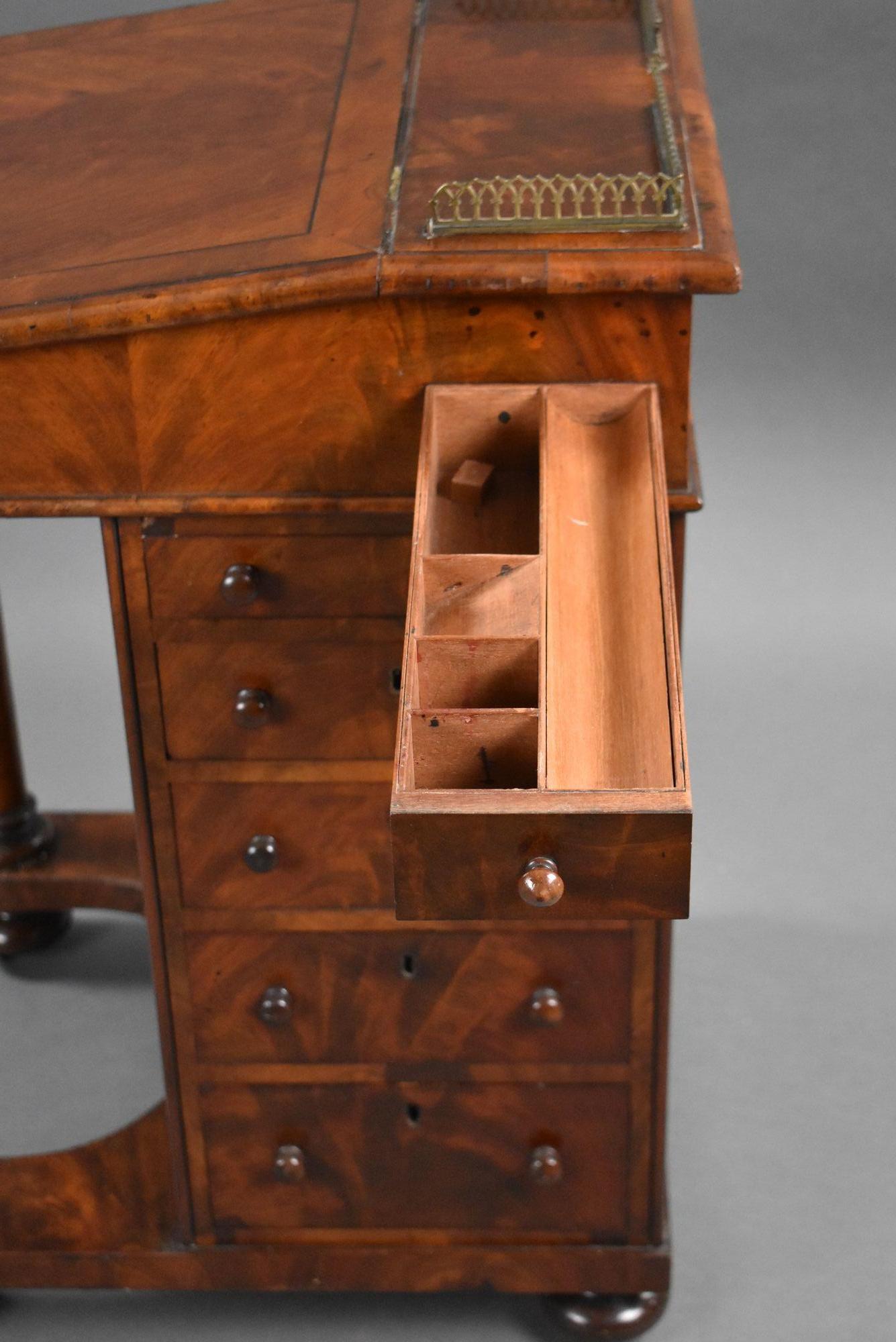 Victorian Flame Mahogany Davenport For Sale 6