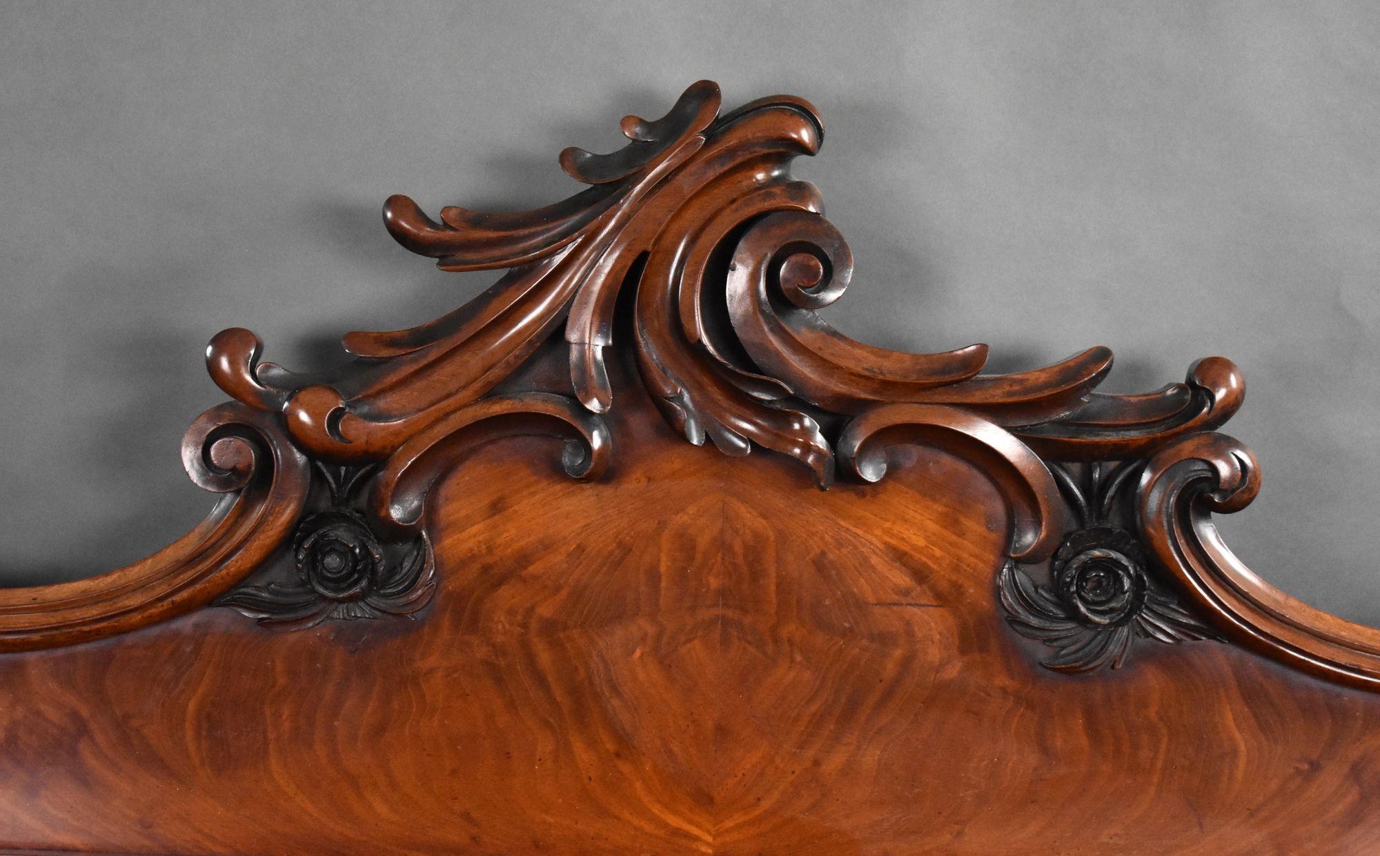Credenza vittoriana in mogano a fiamma in vendita 4