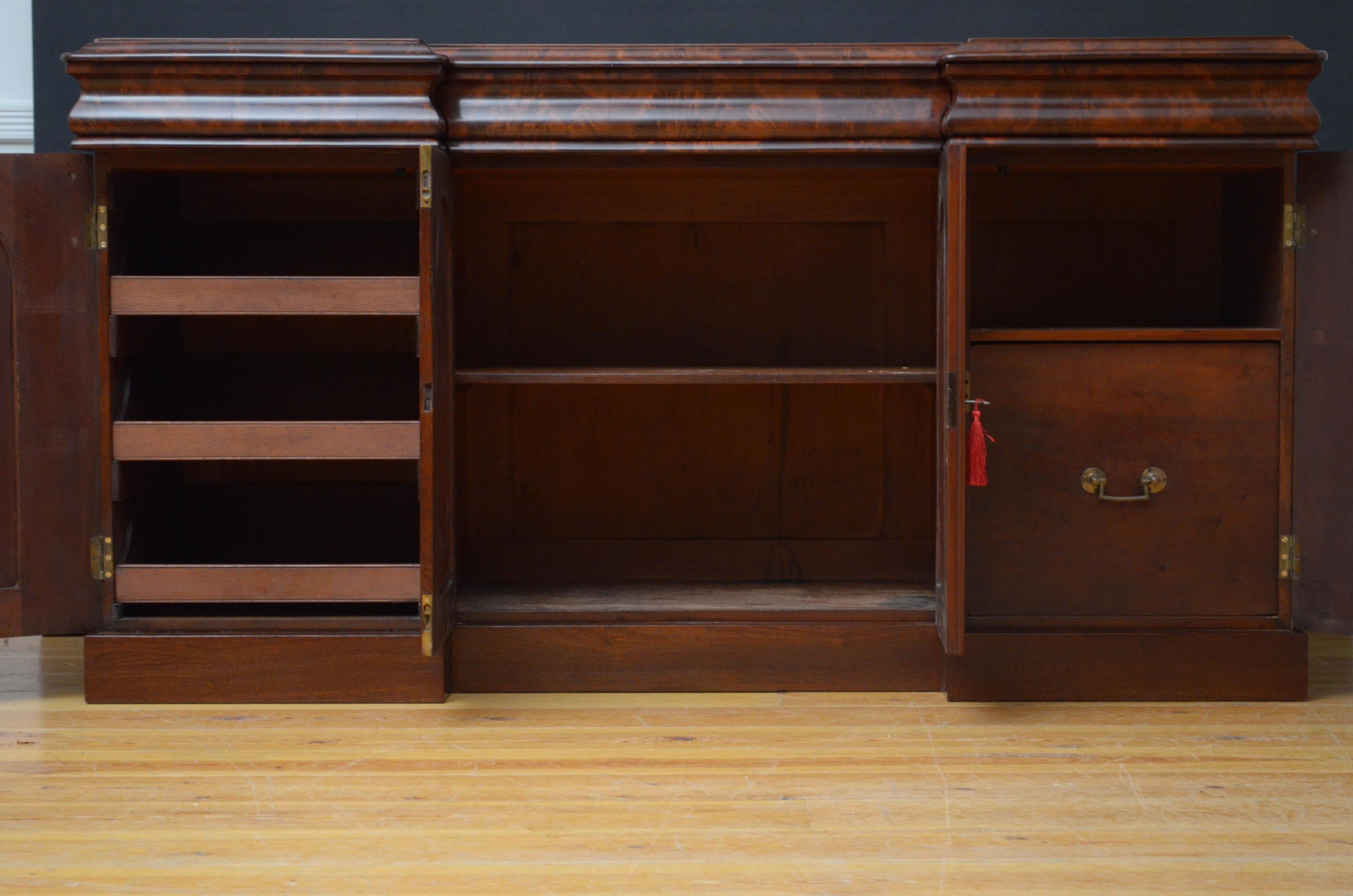 Victorian Flamed Mahogany 4-Door Sideboard 6