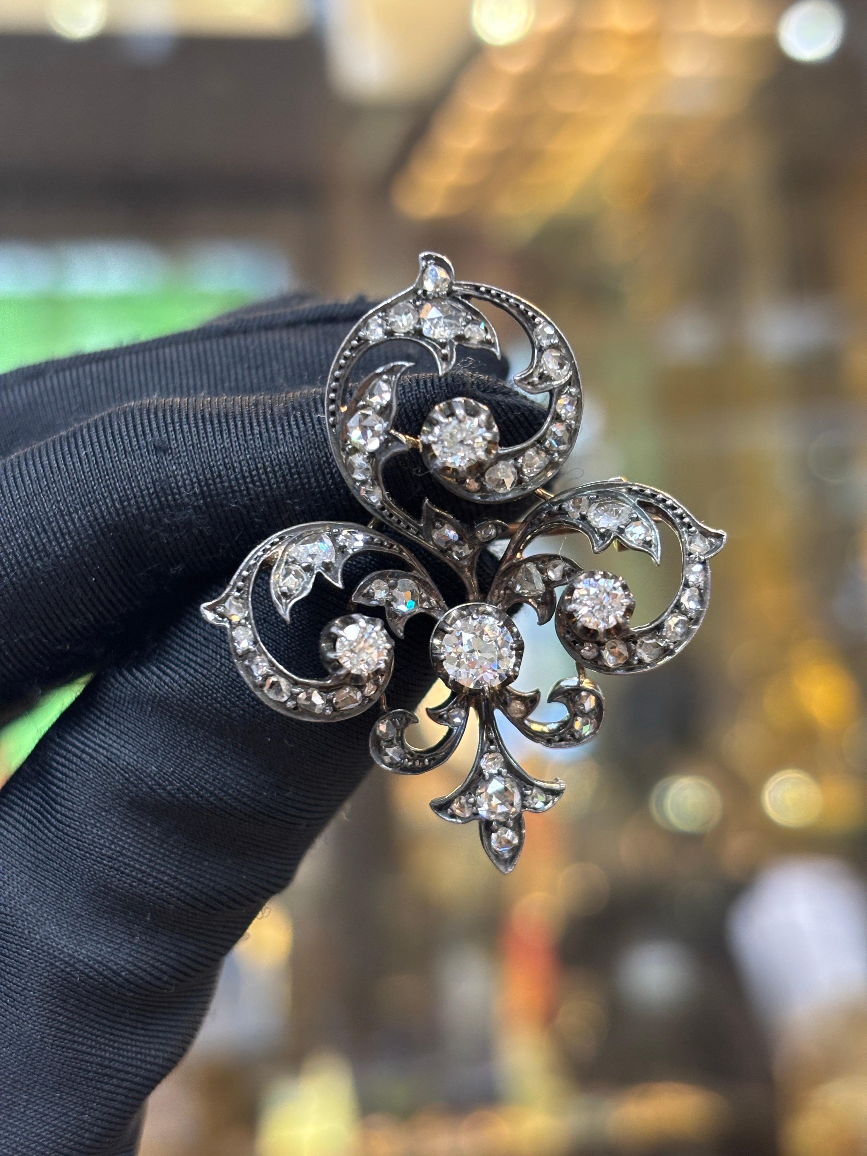 Viktorianische Fleur De Lis Brosche (Gemischter Schliff) im Angebot