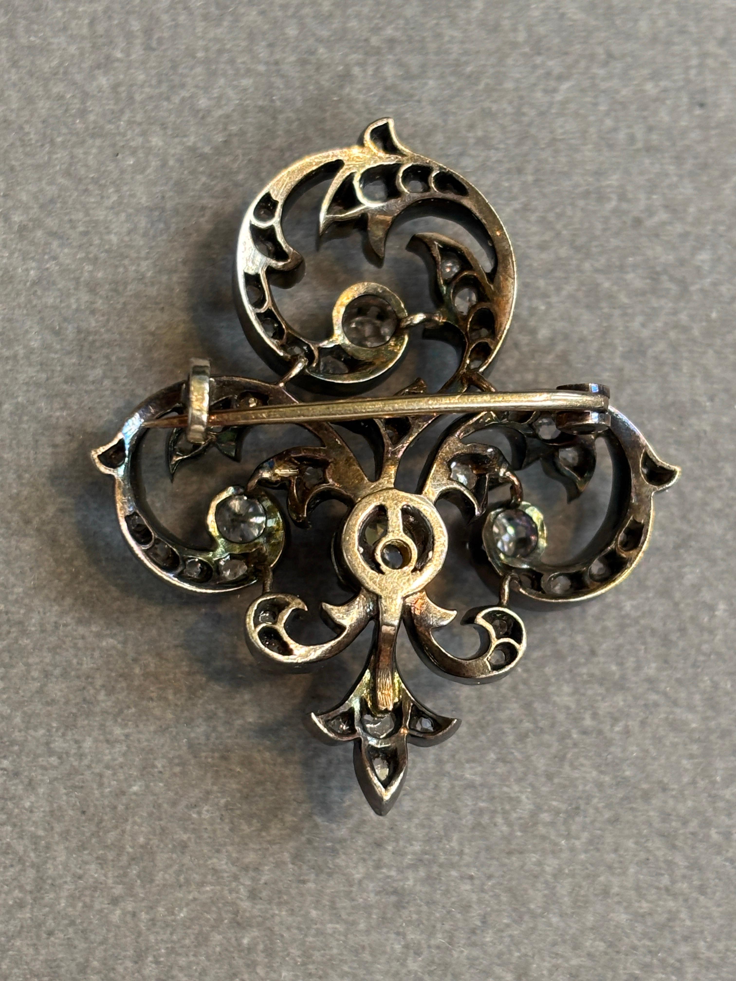 Viktorianische Fleur De Lis Brosche Damen im Angebot