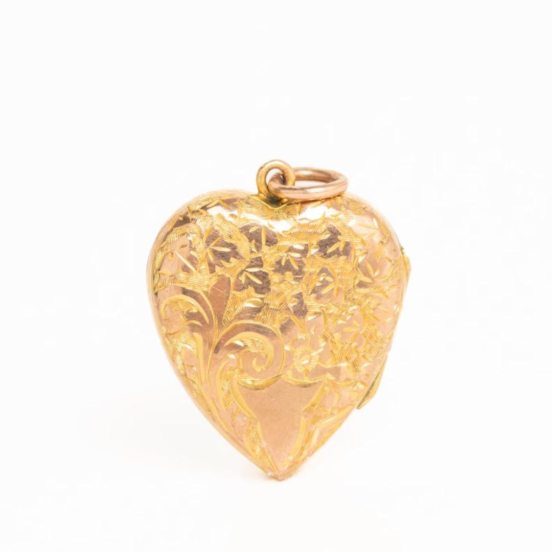 Victorian Floral 9ct Gold Front and Back Heart Locket In Good Condition In Portland, England