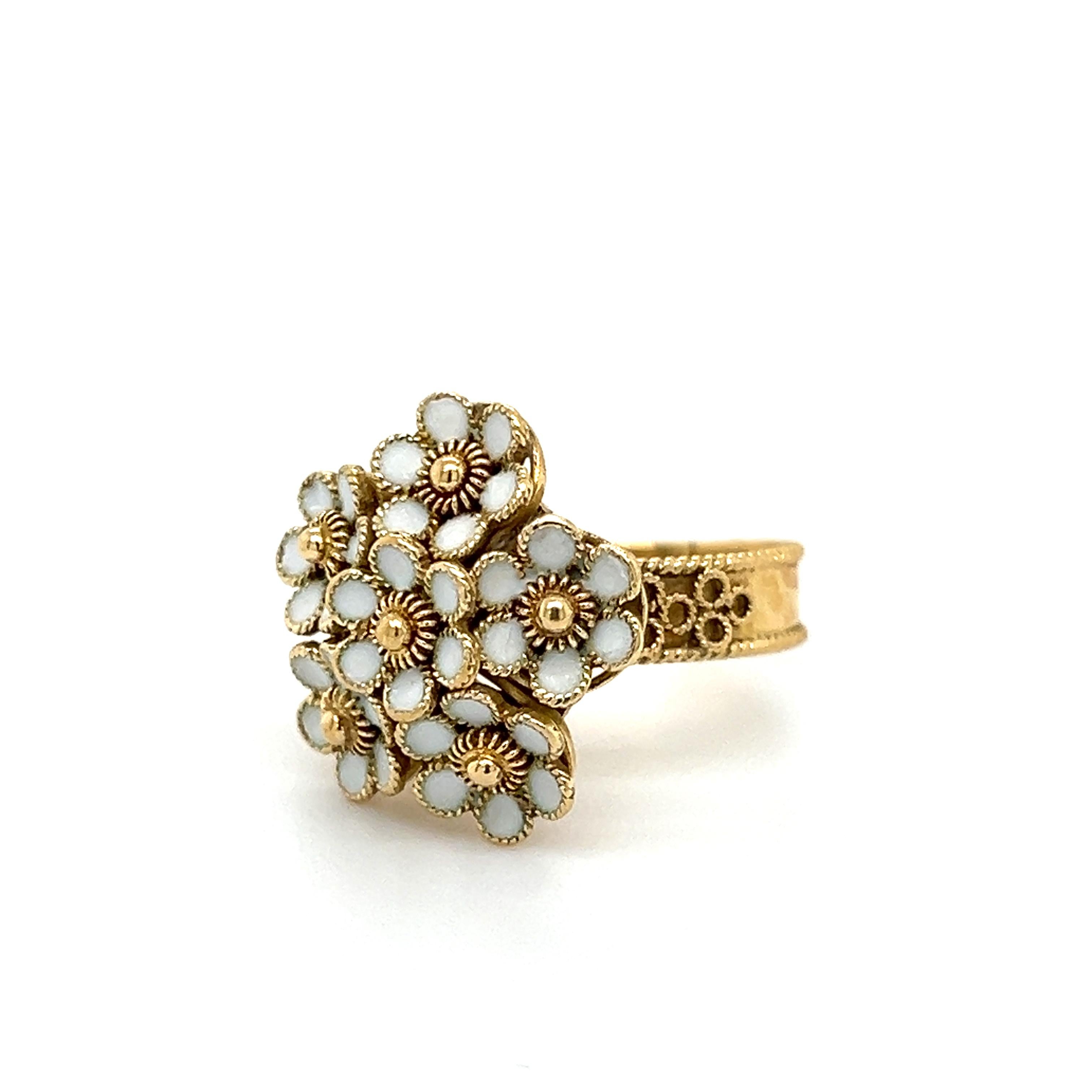 Viktorianischer floraler Blumenstrauß-Emaille-Ring aus 18 Karat Gelbgold für Damen oder Herren im Angebot