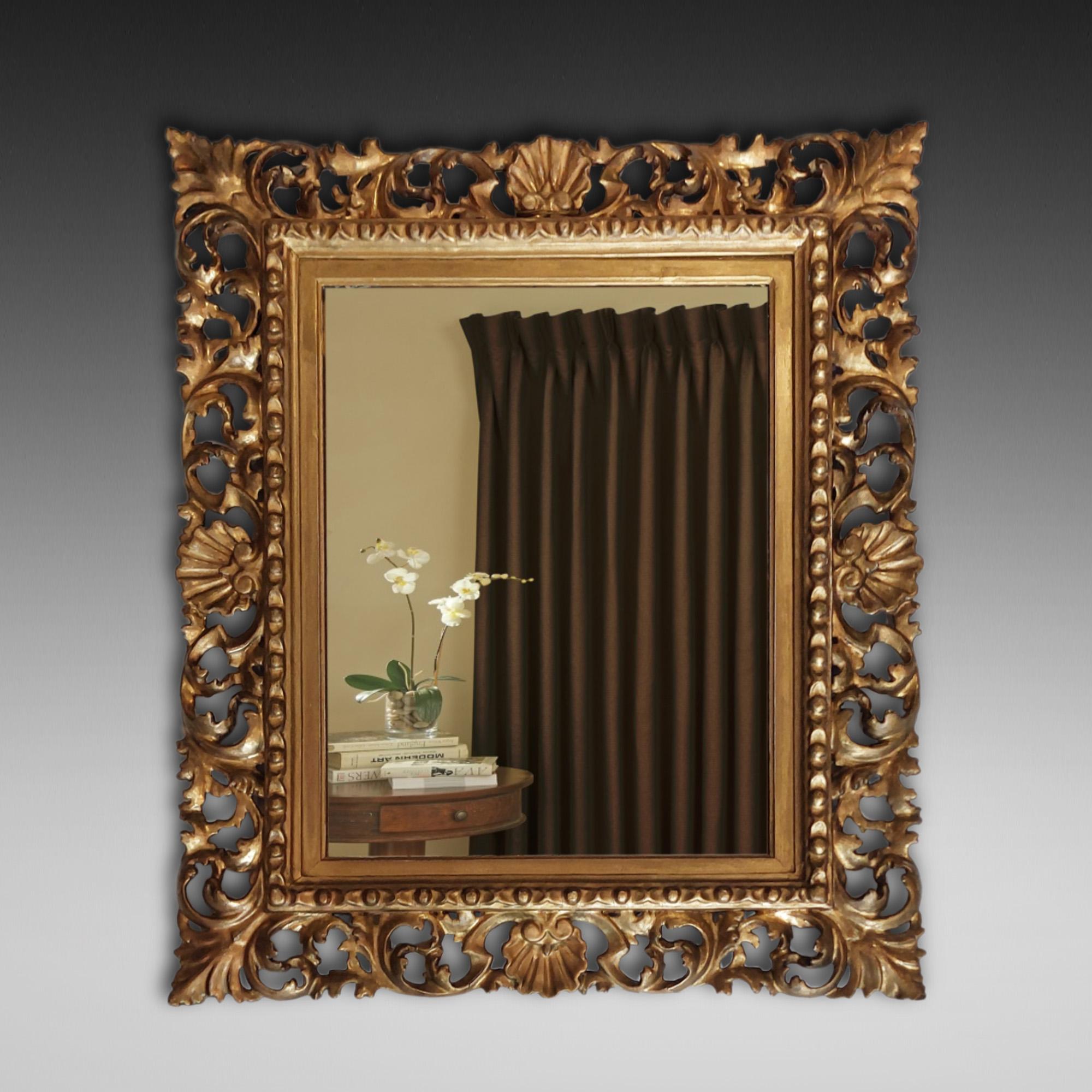 Miroir Victorien en bois doré avec sculptures de coquillages et de feuillages - 23 