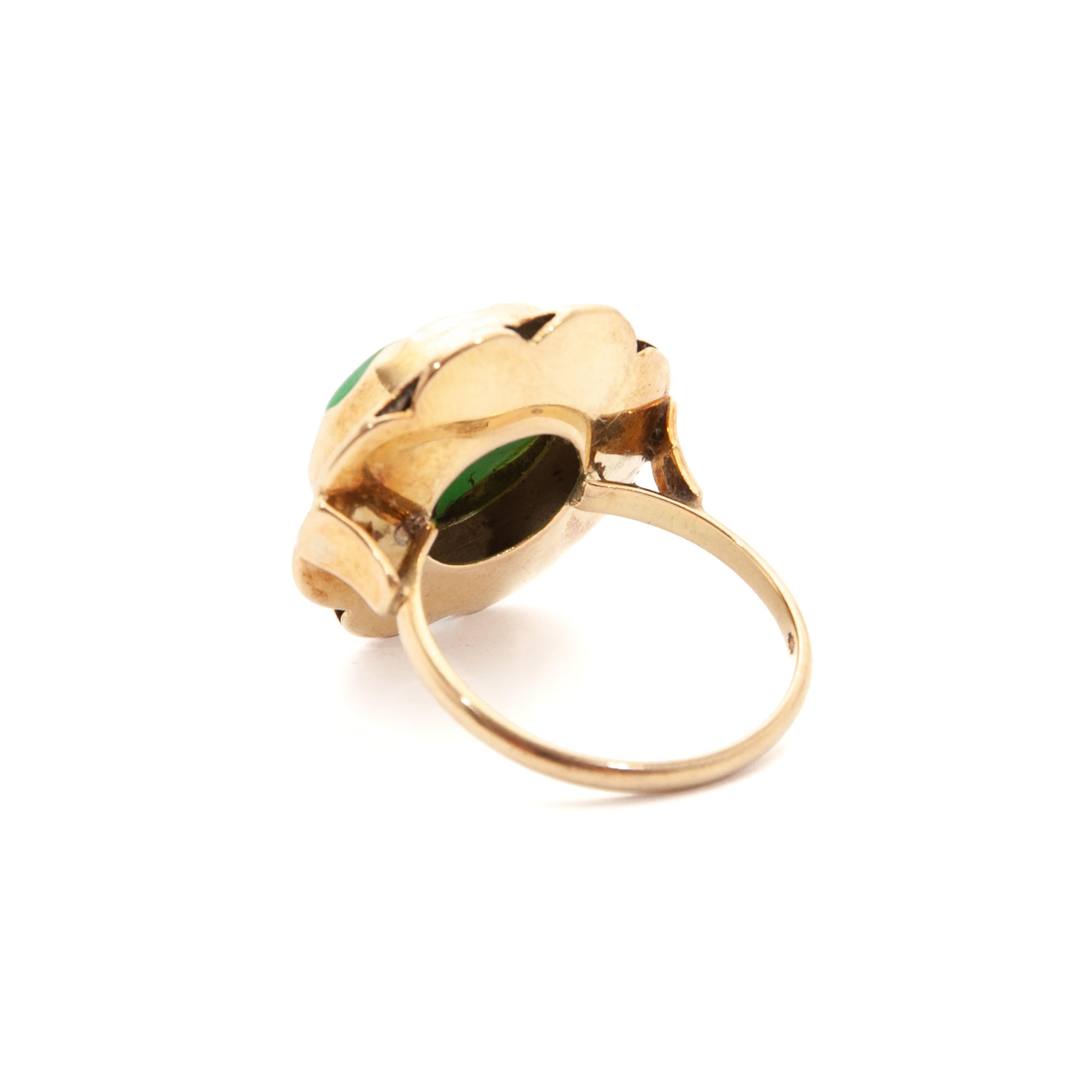 Antique 14 Karat Gold Flower Carved Green Jade Ring In Good Condition In Rotterdam, NL