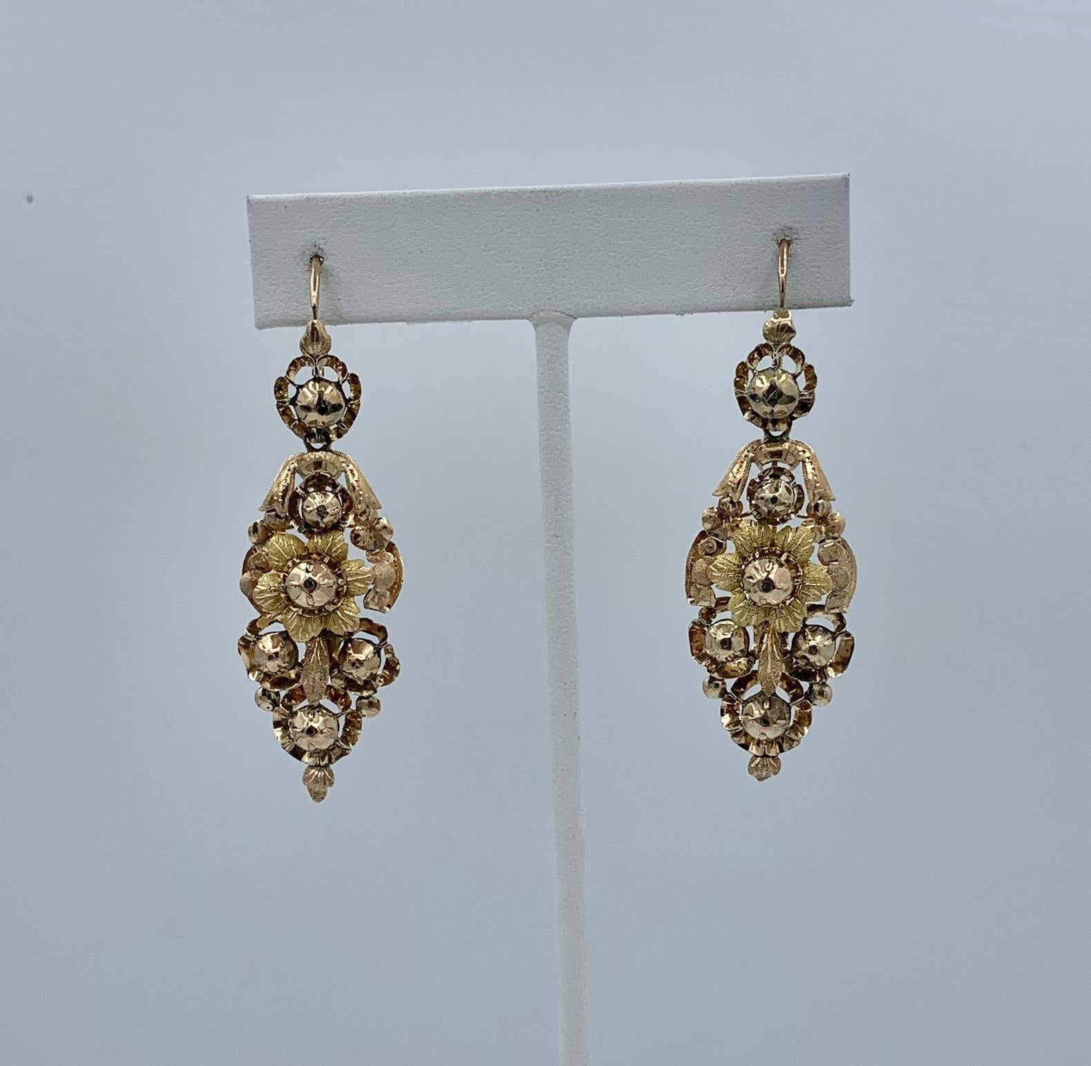 Victorian Flower Dangle Drop Day and Night Earrings 18 Karat Gold For Sale 2