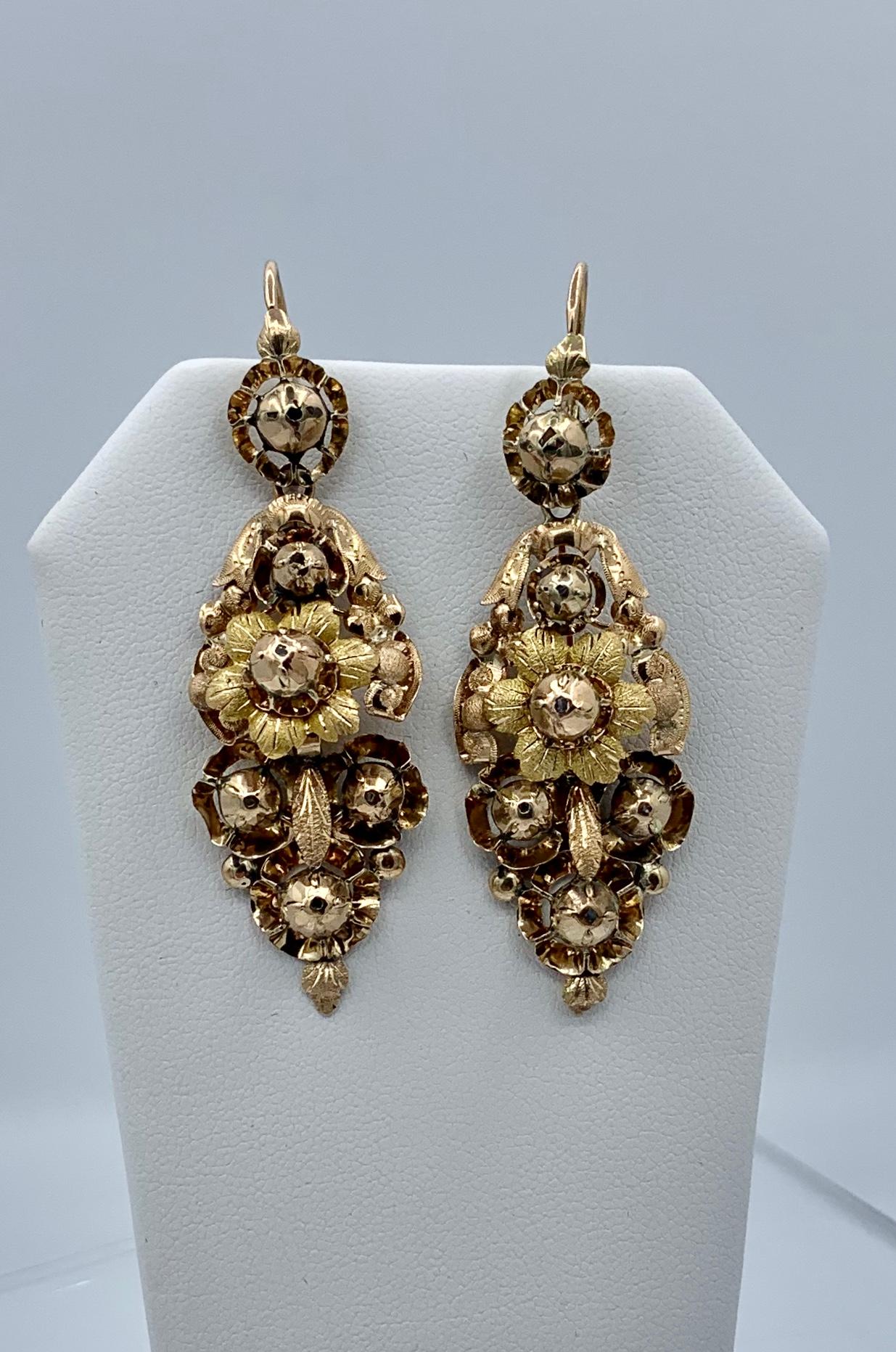Victorian Flower Dangle Drop Day and Night Earrings 18 Karat Gold For Sale 3