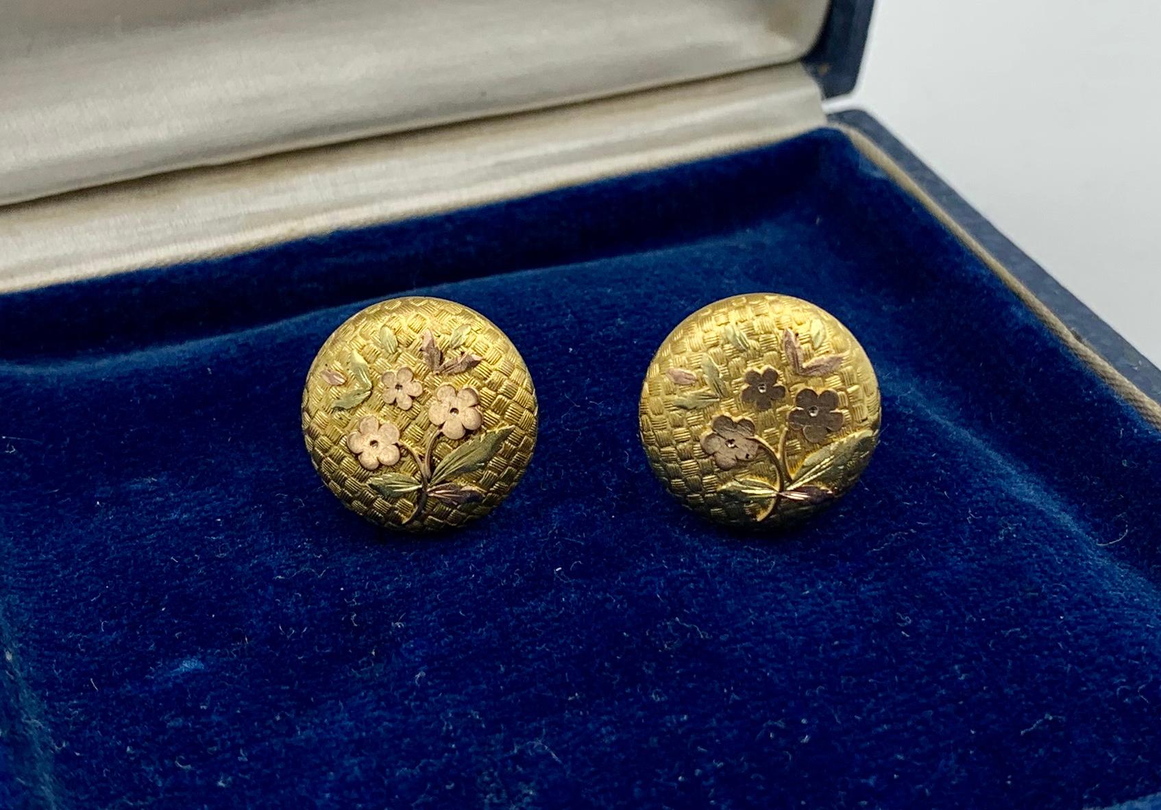 Victorian Flower Earrings Etruscan Revival Gold In Excellent Condition For Sale In New York, NY