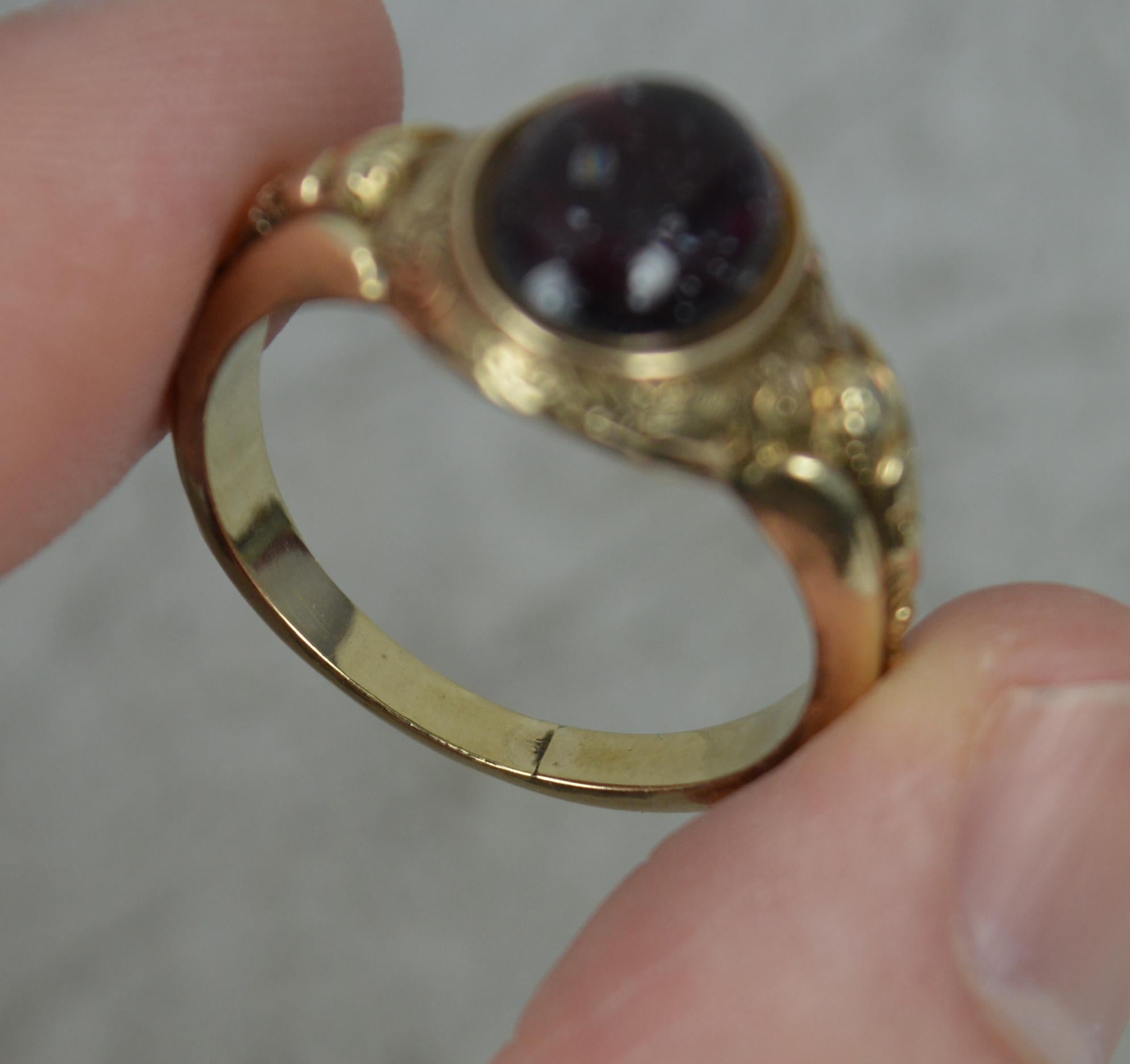 Victorian Foiled Garnet Cabochon and 9 Carat Gold Signet Solitaire Ring 8