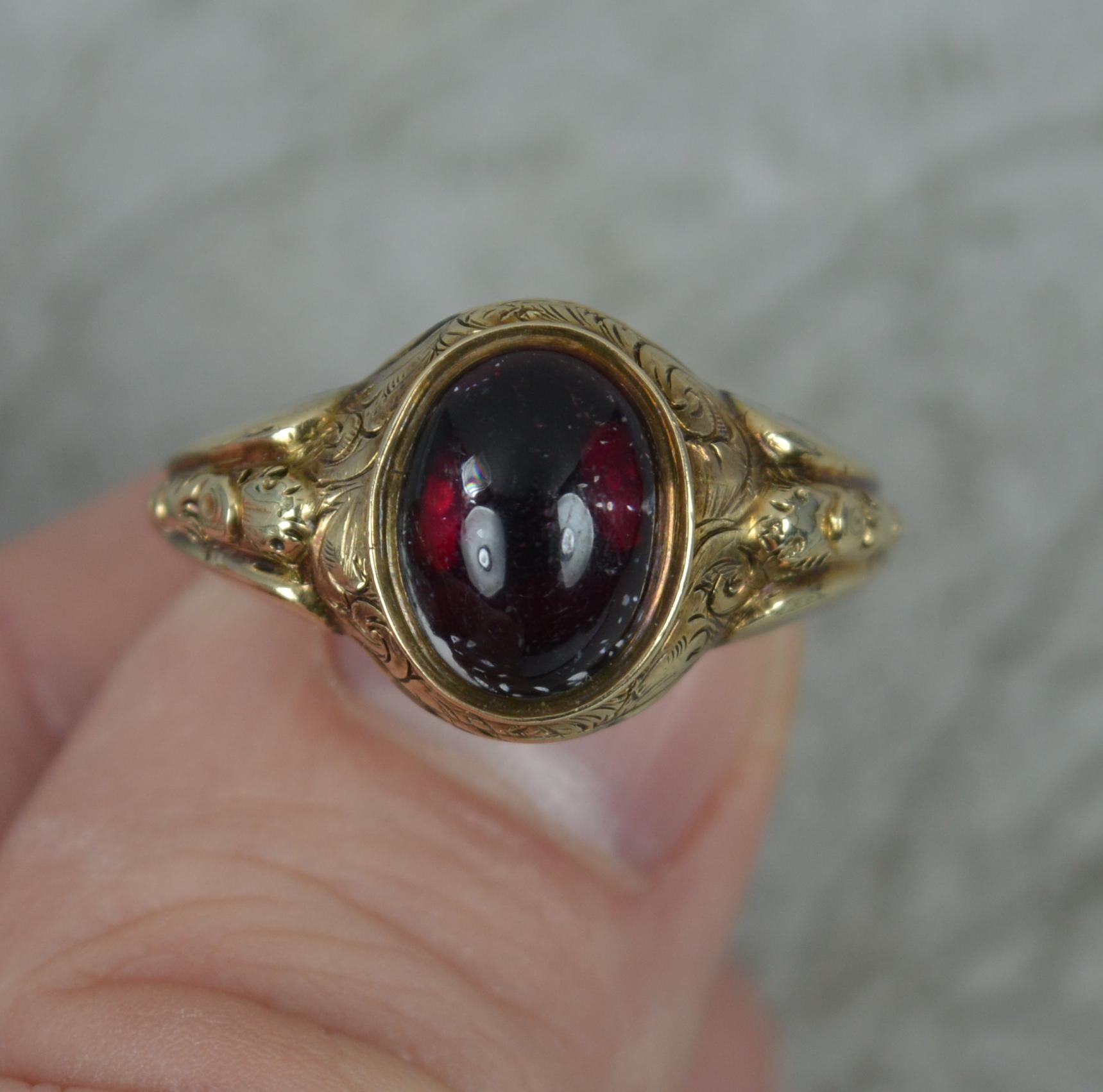 Victorian Foiled Garnet Cabochon and 9 Carat Gold Signet Solitaire Ring 4