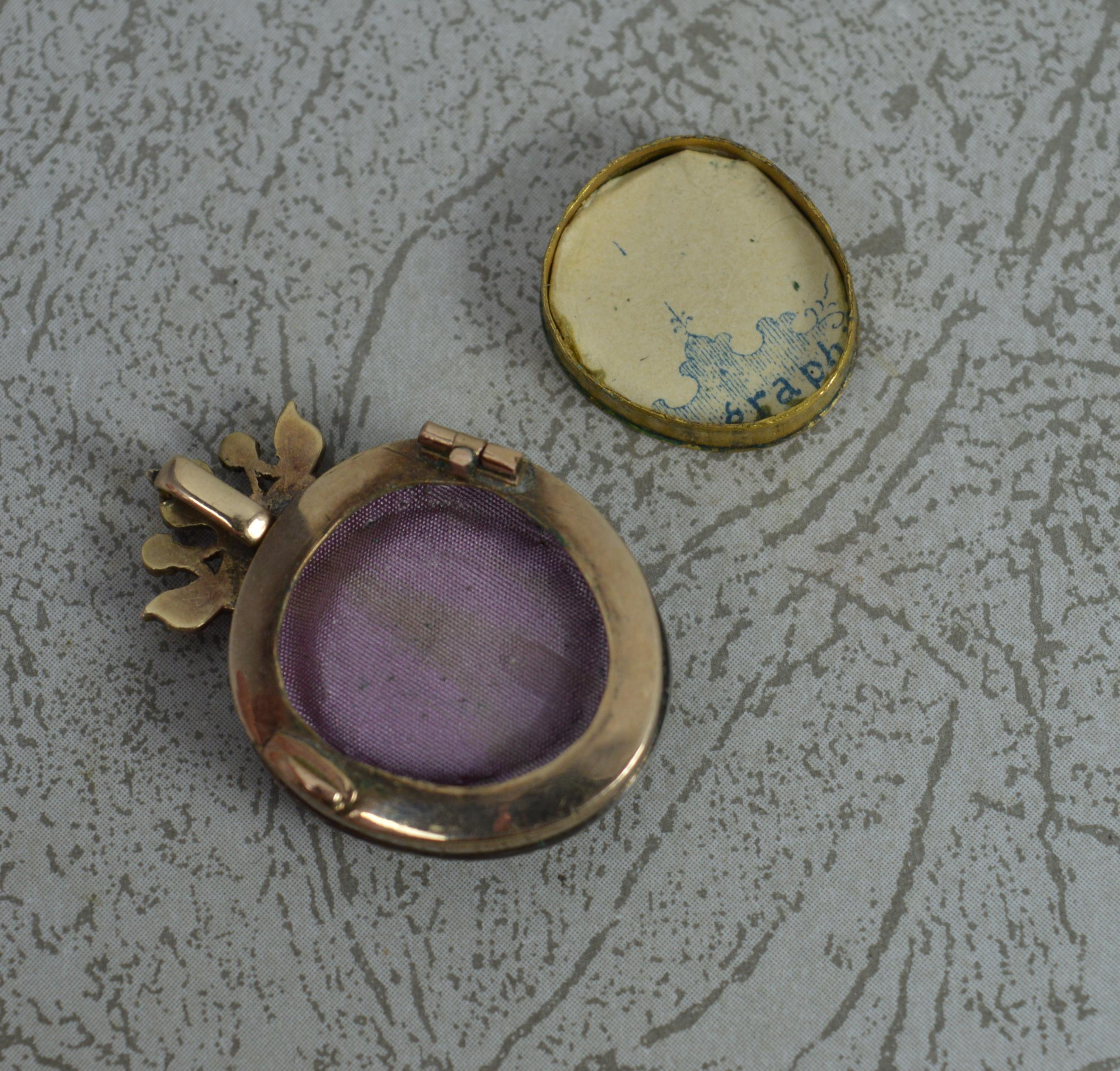 Viktorianischer Herzkronanhänger mit gekerbtem Granat im Cabochon-Schliff, Saatperlen, 15 Karat Roségold im Angebot 3