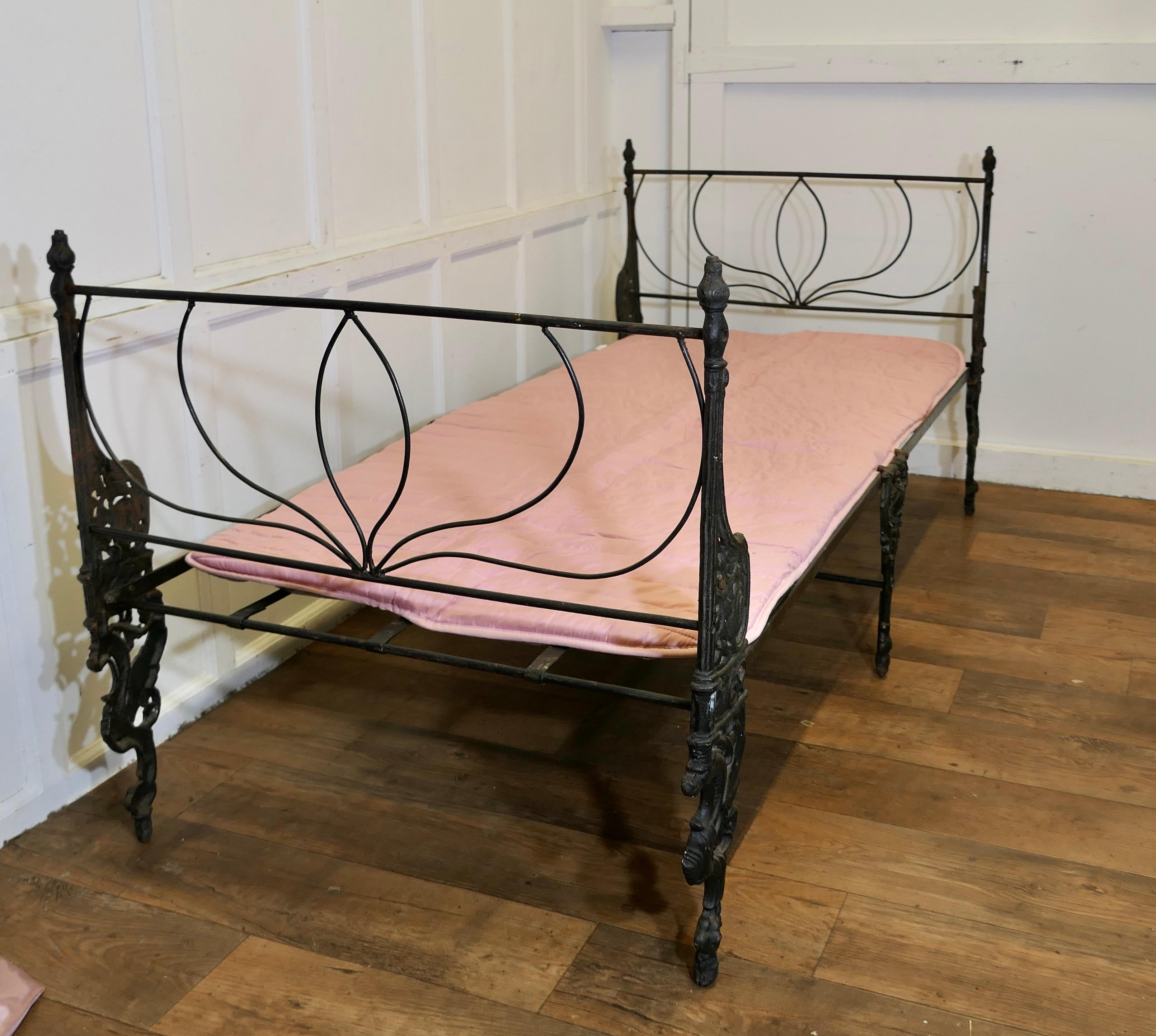 folding iron bed