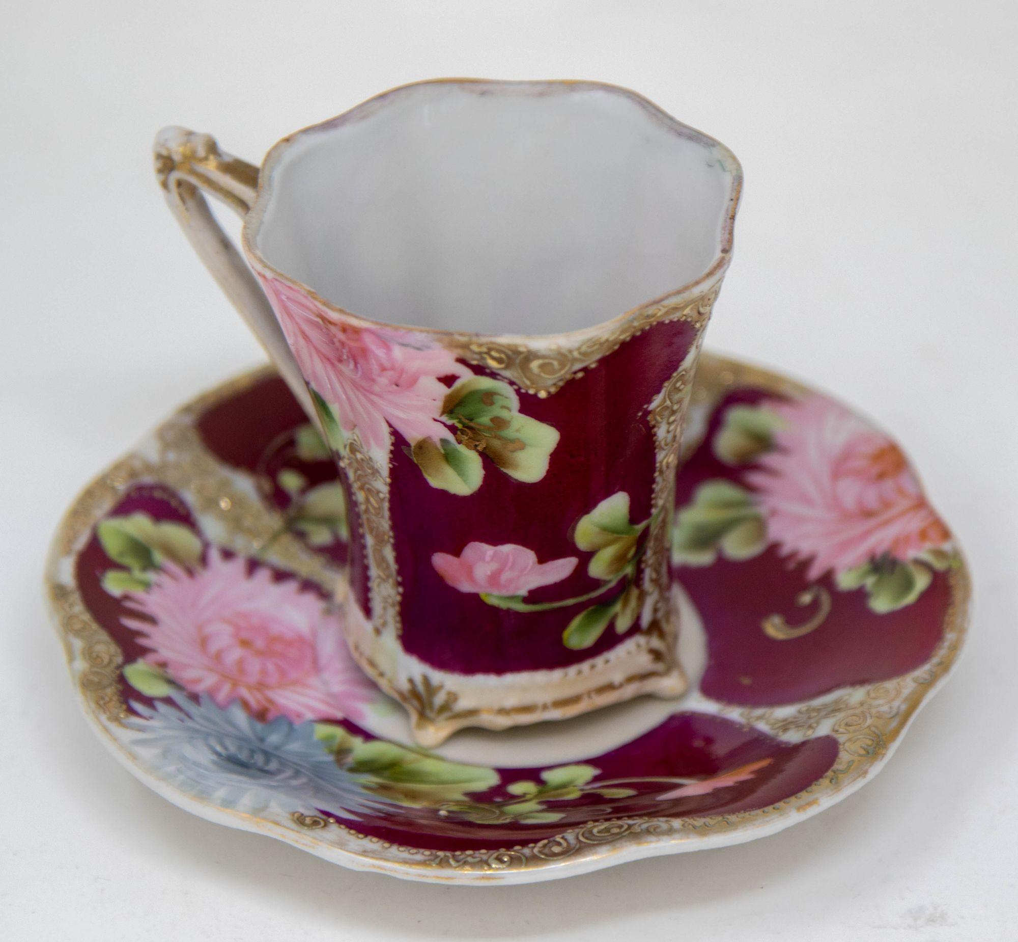 Victorian Footed Porcelain TeaCup and Saucer Set of 6 Circa 1930 In Good Condition For Sale In North Hollywood, CA