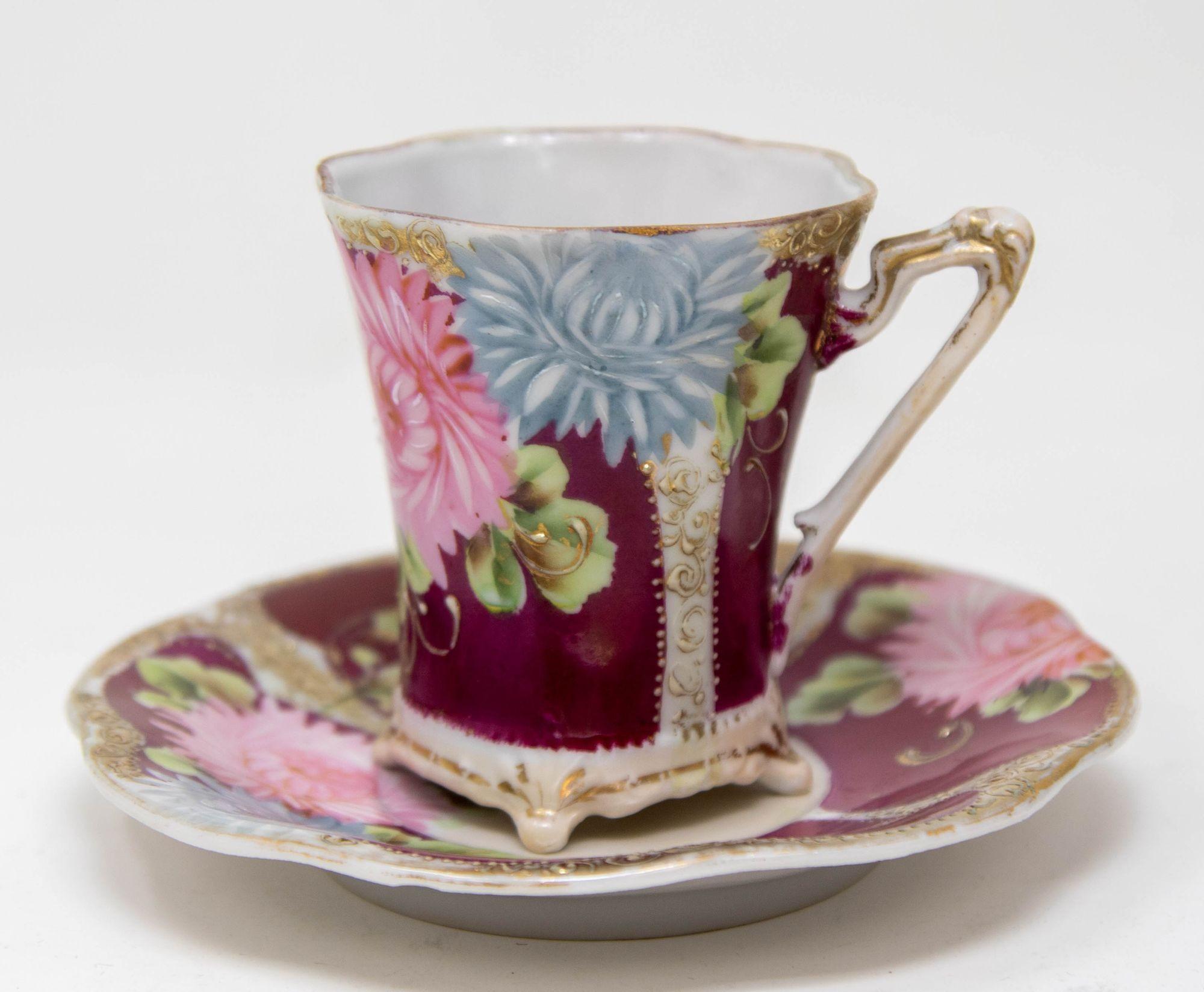 Victorian Footed Porcelain TeaCup and Saucer Set of 6 Circa 1930 For Sale 1