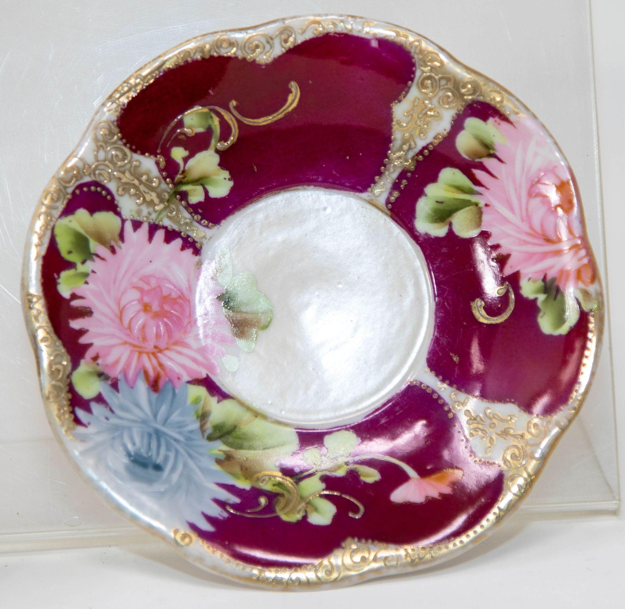 Victorian Footed Porcelain TeaCup and Saucer Set of 6 Circa 1930 For Sale 3