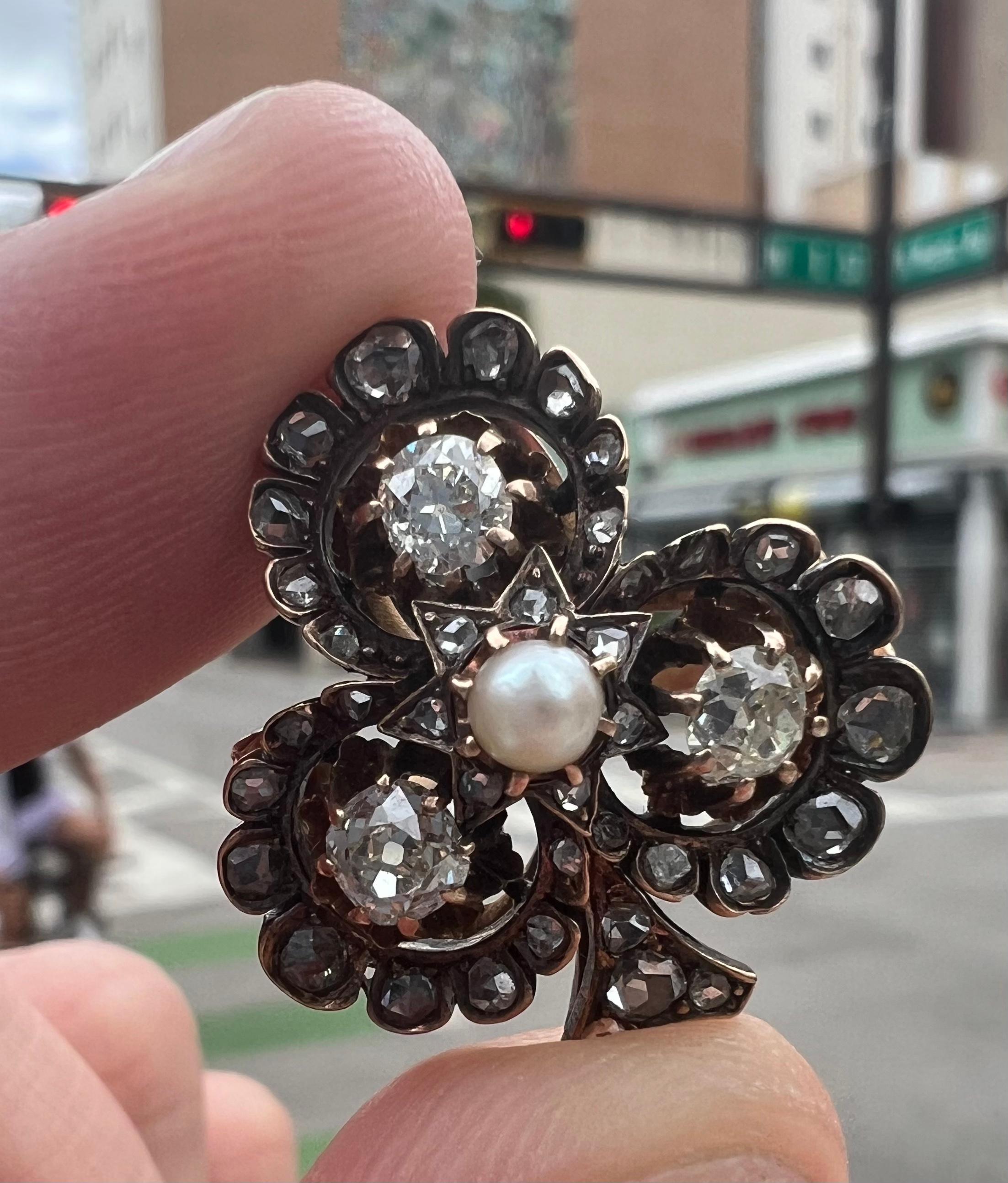 Viktorianischer vierblättriger Kleeblatt Ring Alte Mine Diamanten & Natürliche Perle Edelstein  im Angebot 2