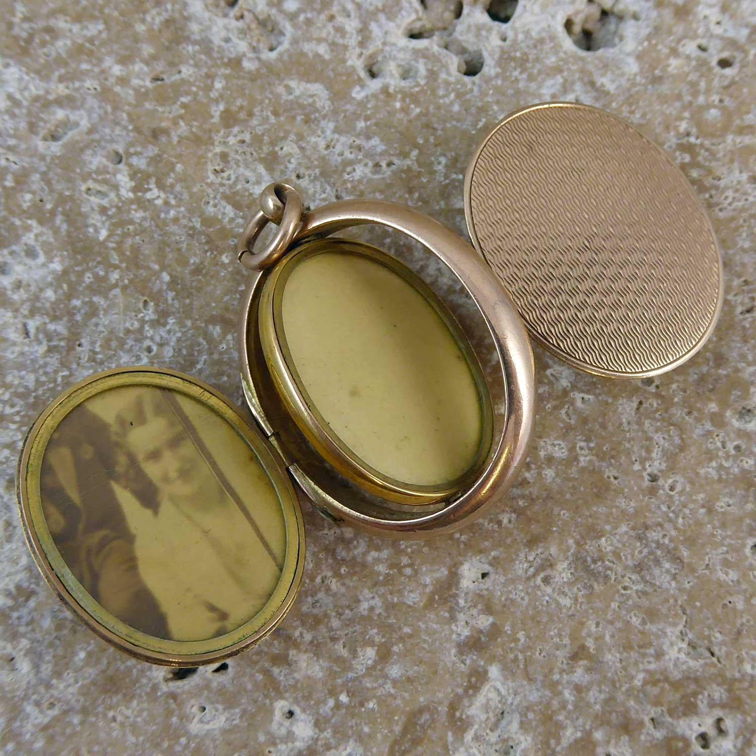 gold 4 picture locket