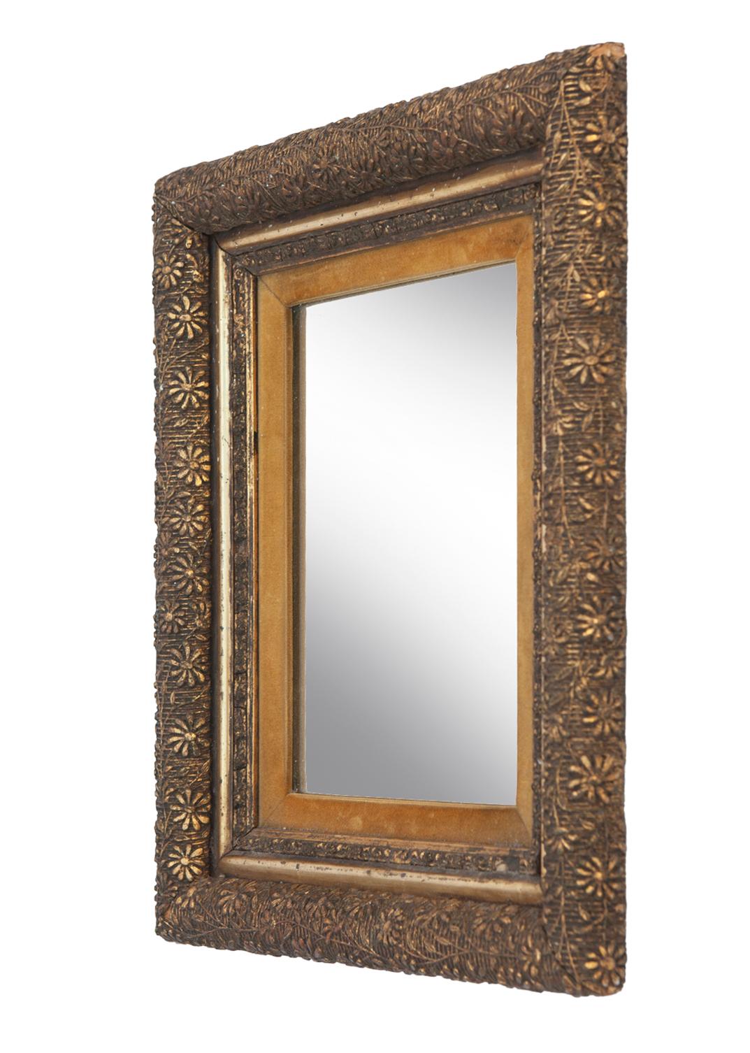 Miroir victorien avec insert en velours Bon état - En vente à Malibu, CA