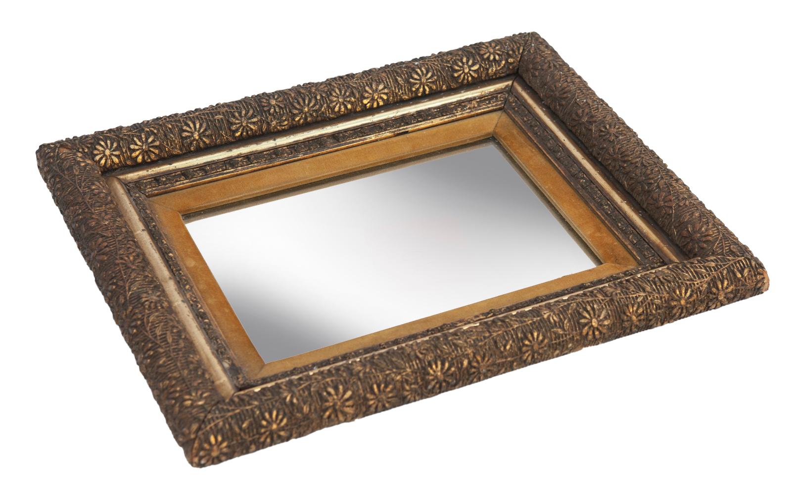 XIXe siècle Miroir victorien avec insert en velours en vente