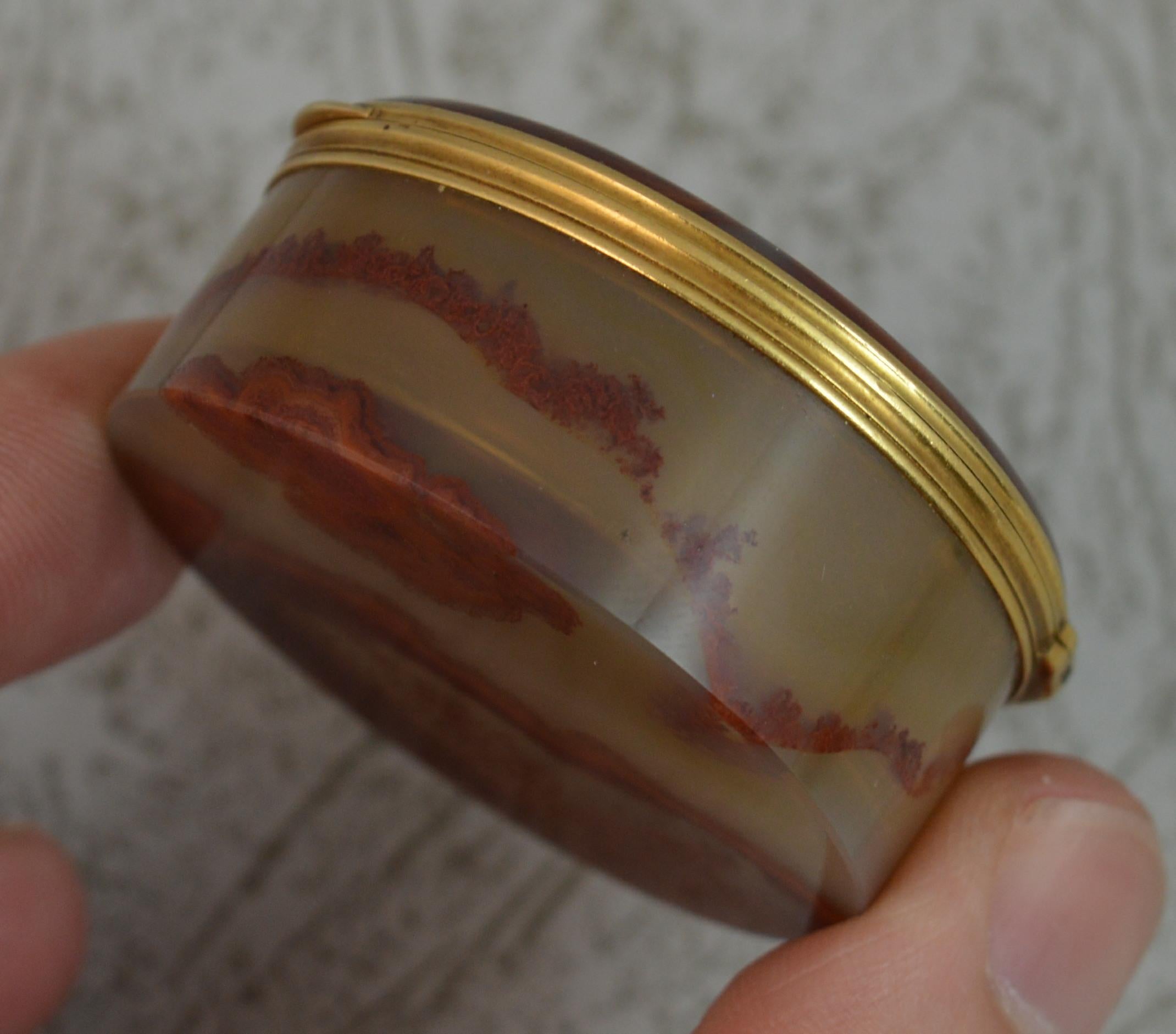 Victorian French 18 Carat Gold and Agate Box In Excellent Condition In St Helens, GB