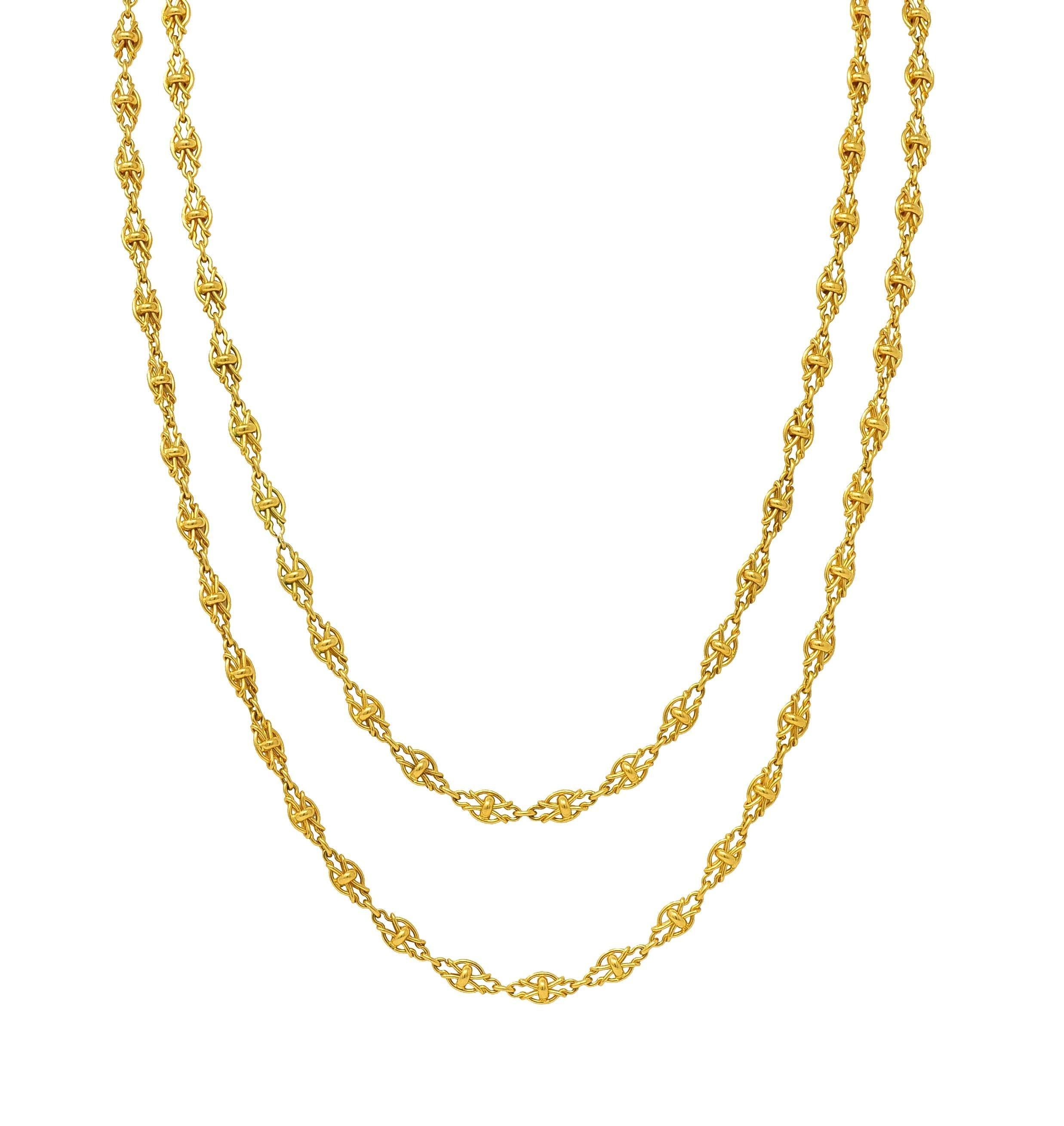 Collana francese vittoriana in oro giallo 18 carati con catena lunga e antica a forma di nodo in vendita 6