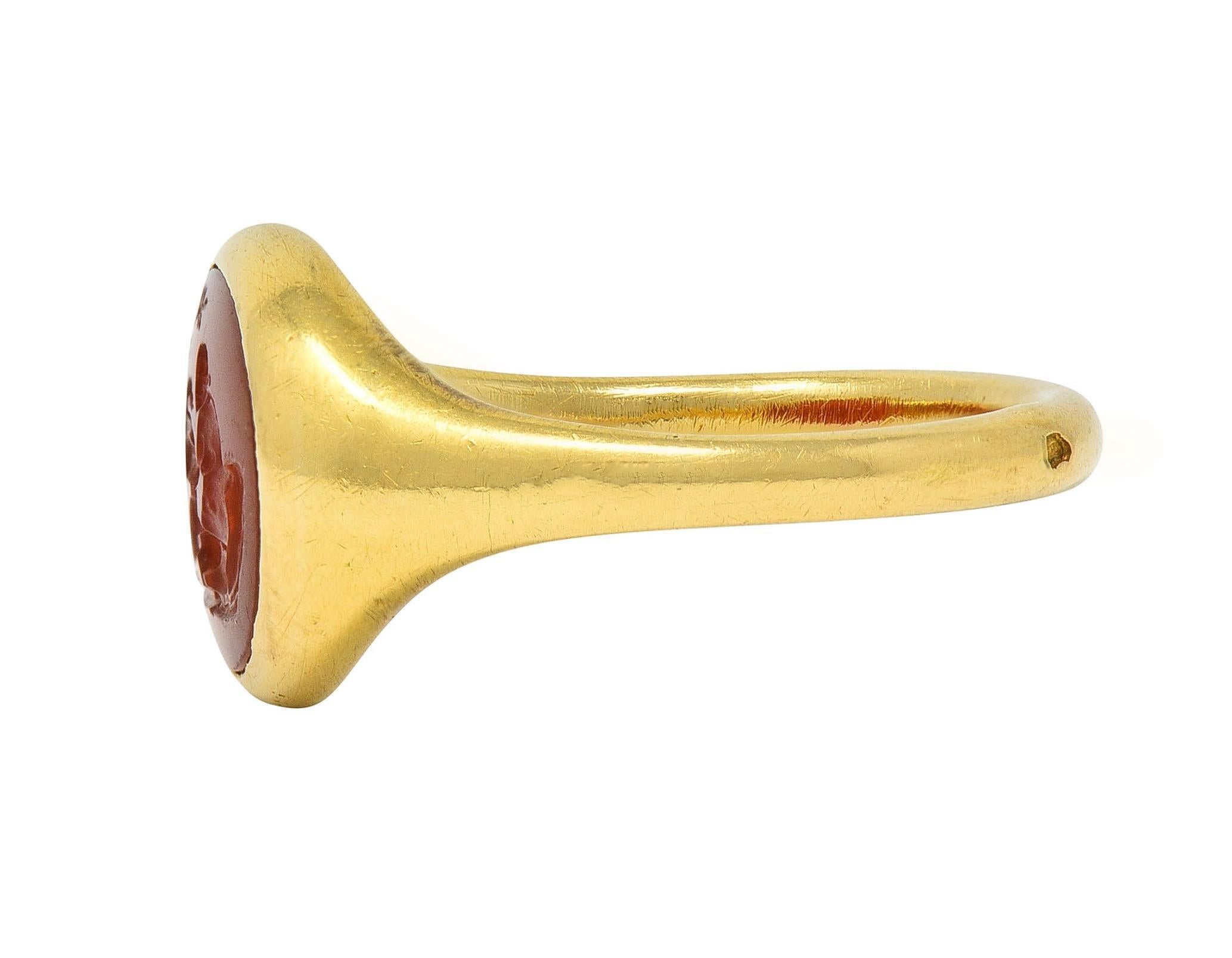 Victorian French Carnelian 18 Karat Yellow Gold Leda & Swan Intaglio Signet Ring For Sale 1