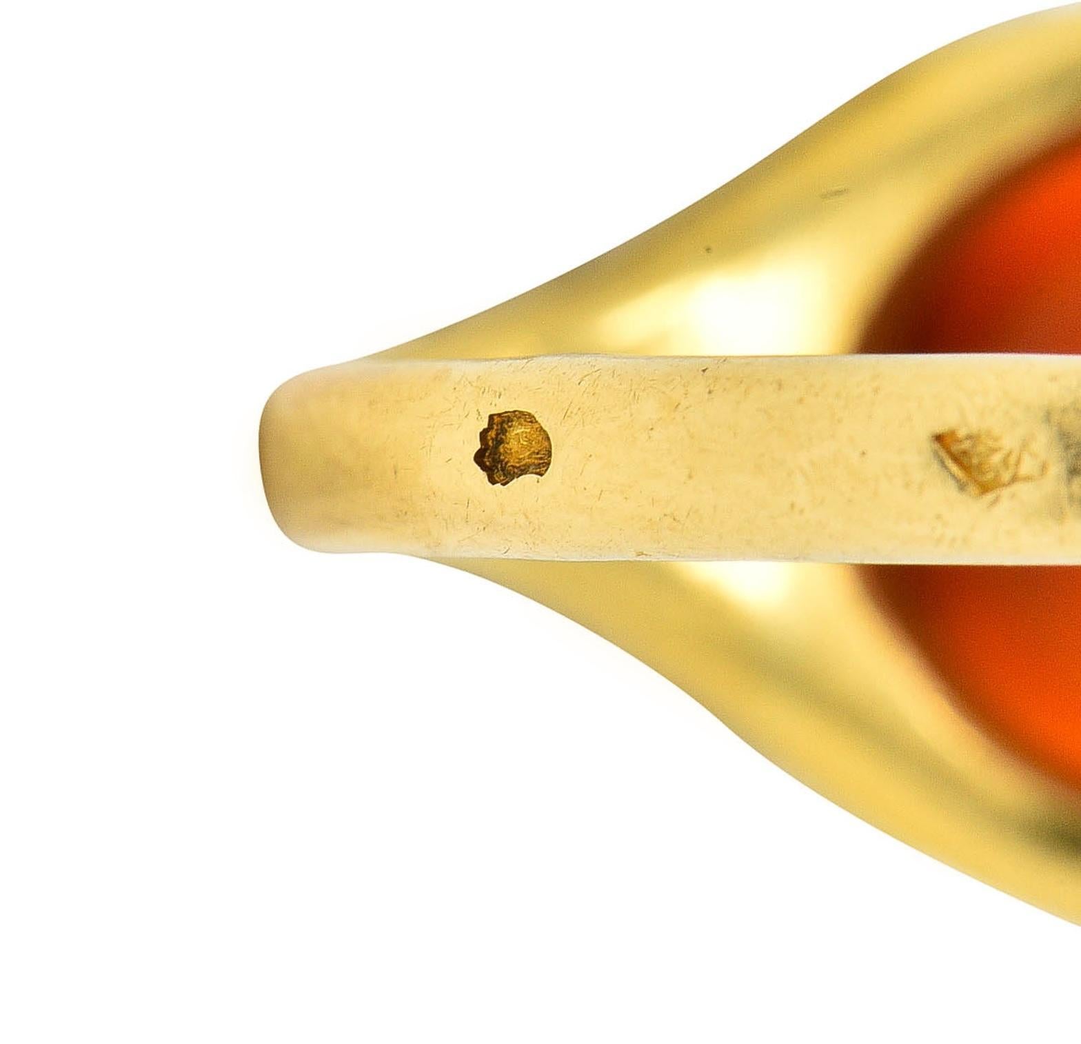 Victorian French Carnelian 18 Karat Yellow Gold Leda & Swan Intaglio Signet Ring For Sale 3