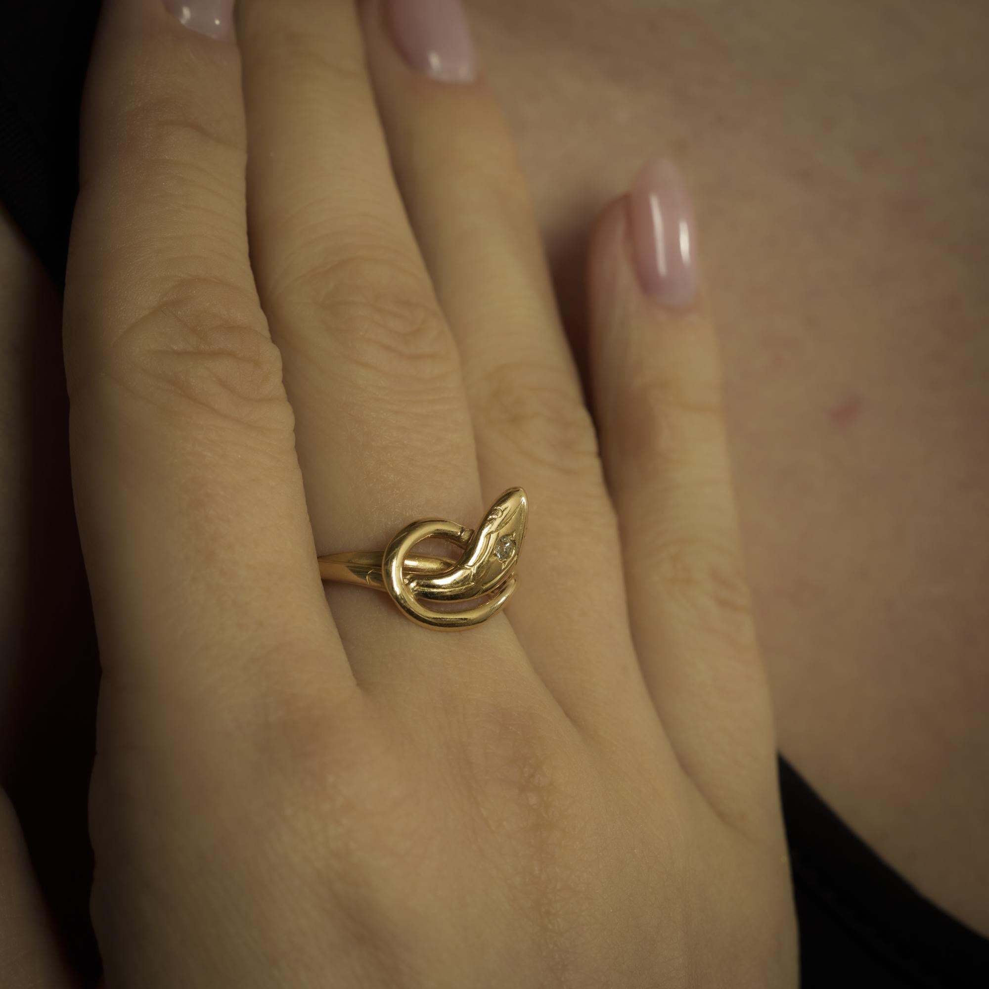 Victorian French diamond 18k yellow gold snake ring For Sale 1