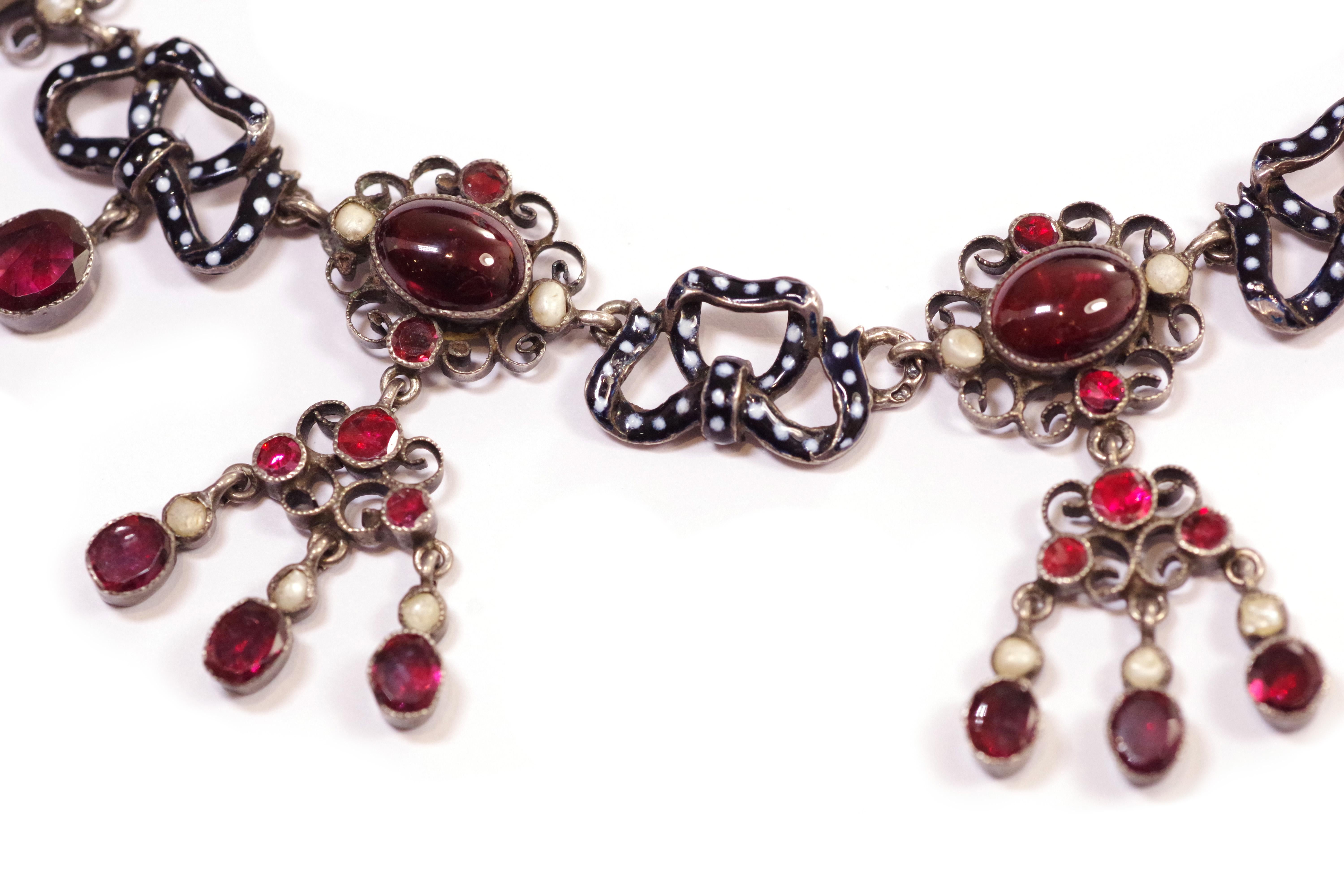 Victorian French drapery garnet necklace in silver For Sale at 1stDibs