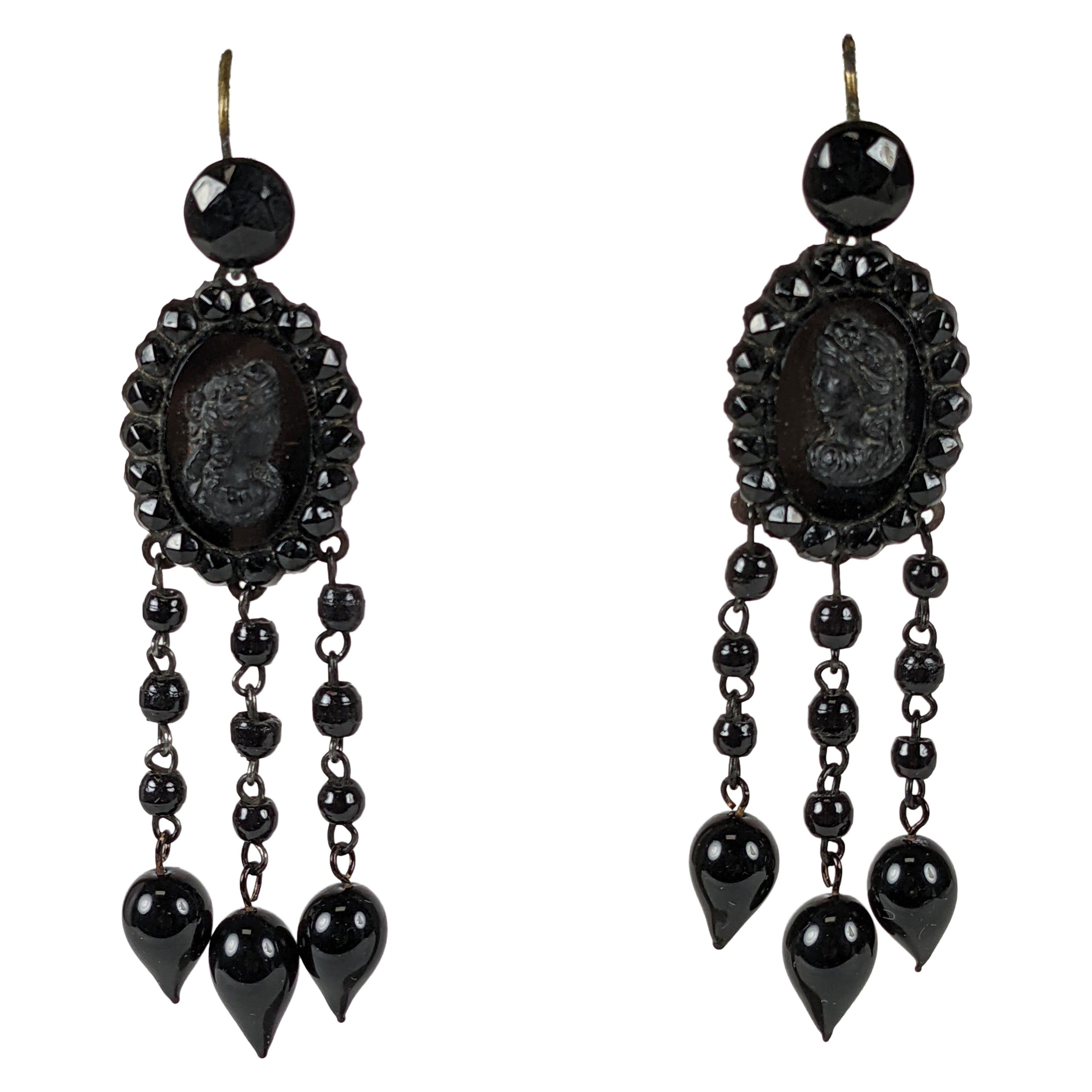 Pendientes victorianos de camafeo de azabache francés