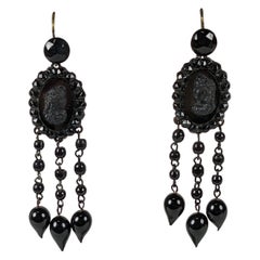 Pendientes victorianos de camafeo de azabache francés