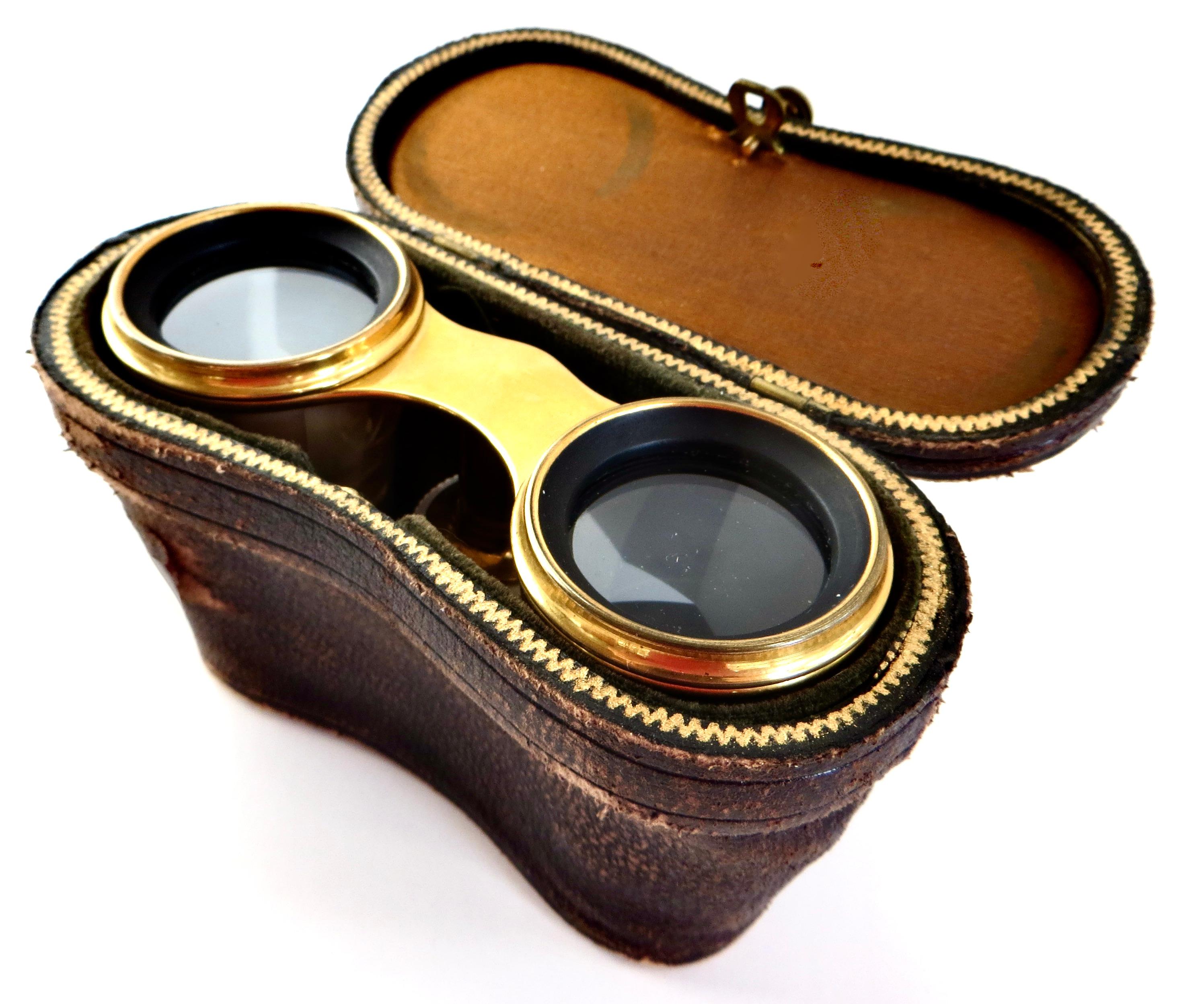 Verres d'opéra français de l'époque victorienne marqués 