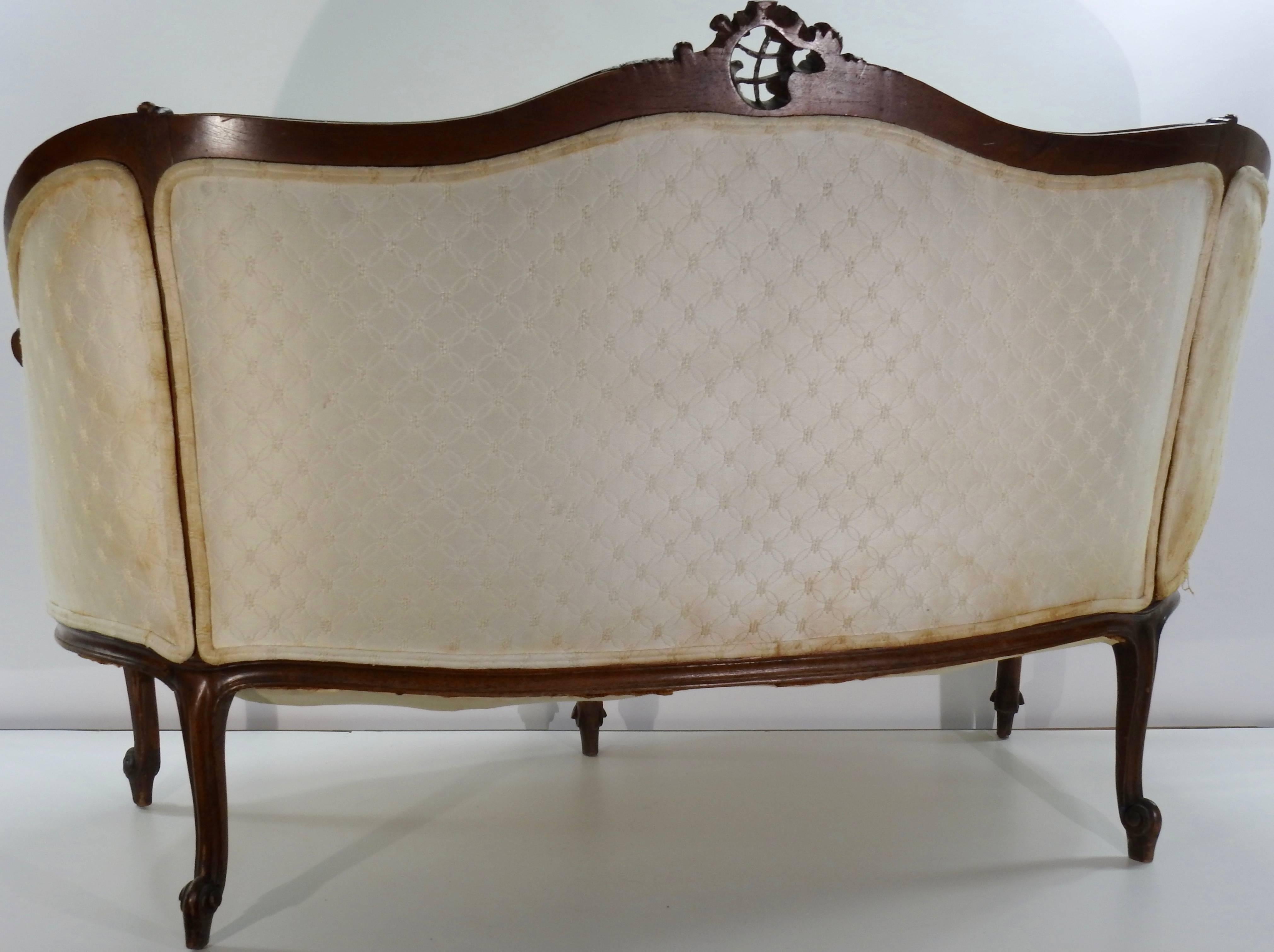 Late 19th Century Victorian French Settee, 19th Century For Sale