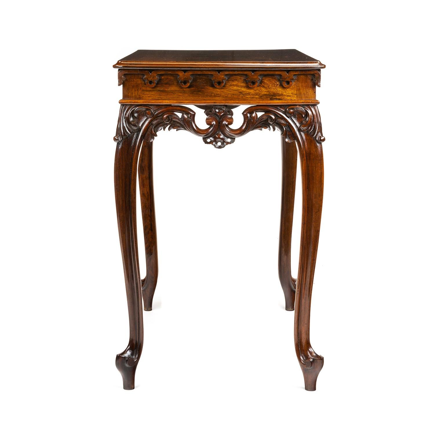 Victorian French Style Center Table in Rosewood For Sale 1